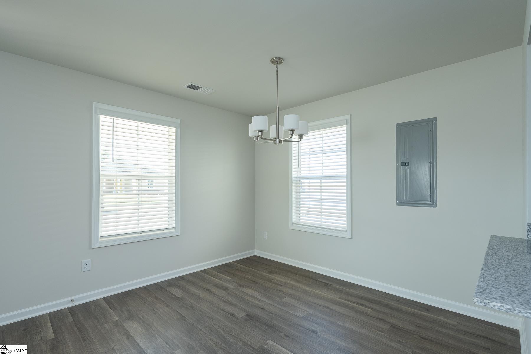 8 Thorndike Way Property Photo 7