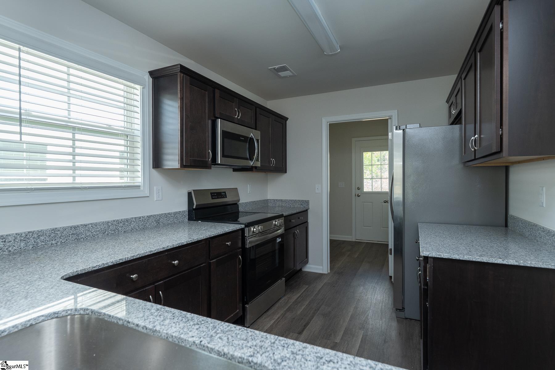 12 Thorndike Way Property Photo 10