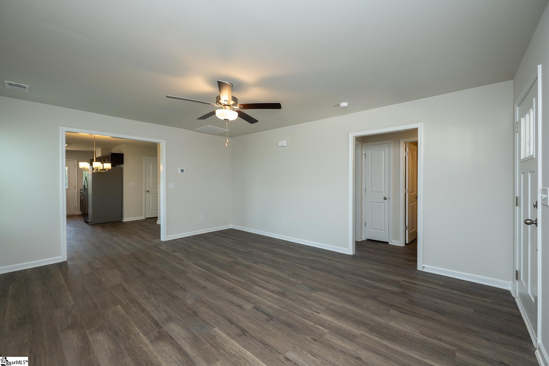 101 Thorndike Way Property Photo 6