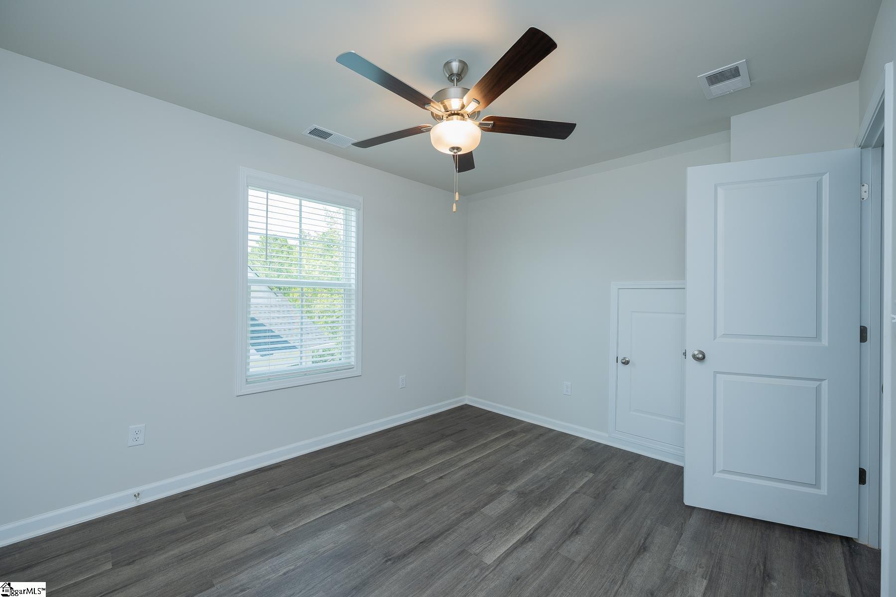 220 Waltham Court Property Photo 17