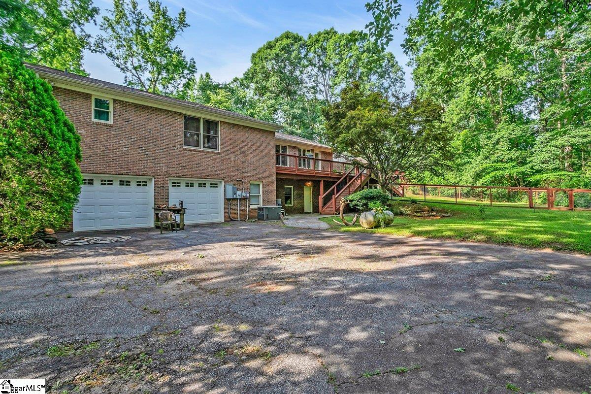1733 Tigerville Road Property Photo 3