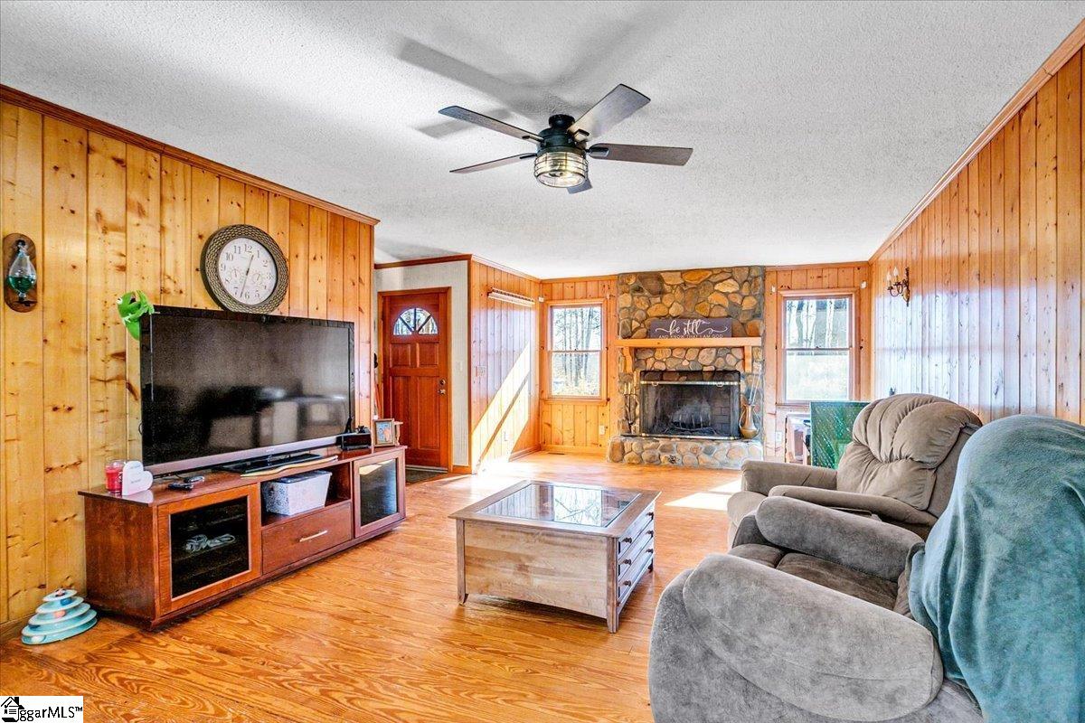 1733 Tigerville Road Property Photo 12