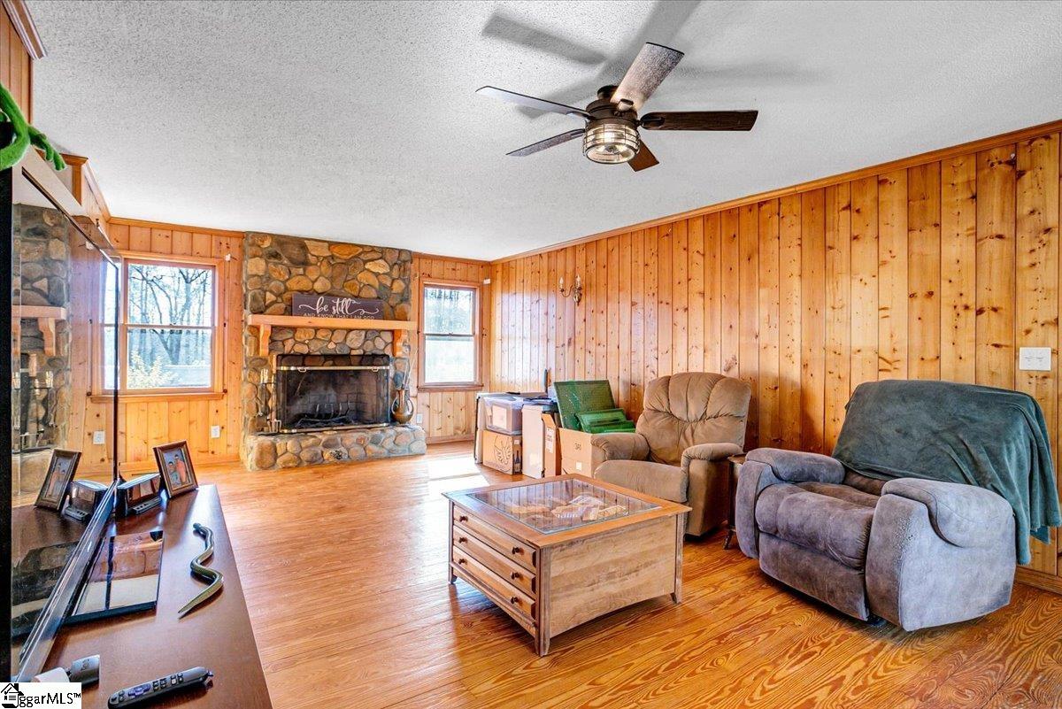 1733 Tigerville Road Property Photo 13