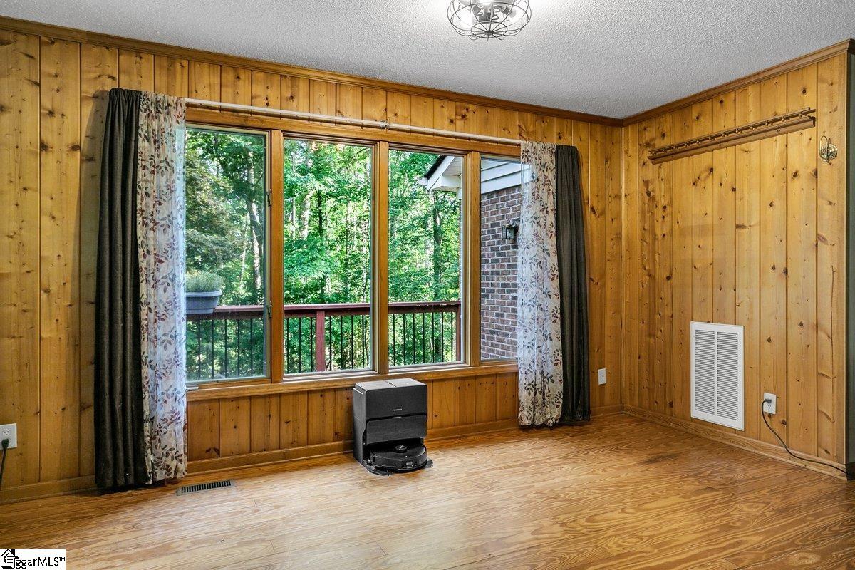 1733 Tigerville Road Property Photo 16