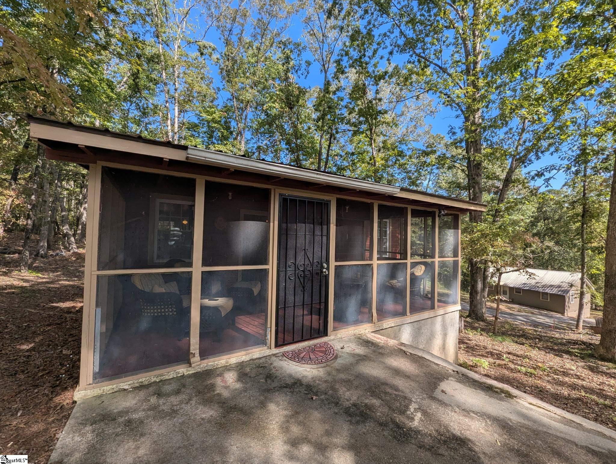 209 N Skyland Drive Property Photo 2