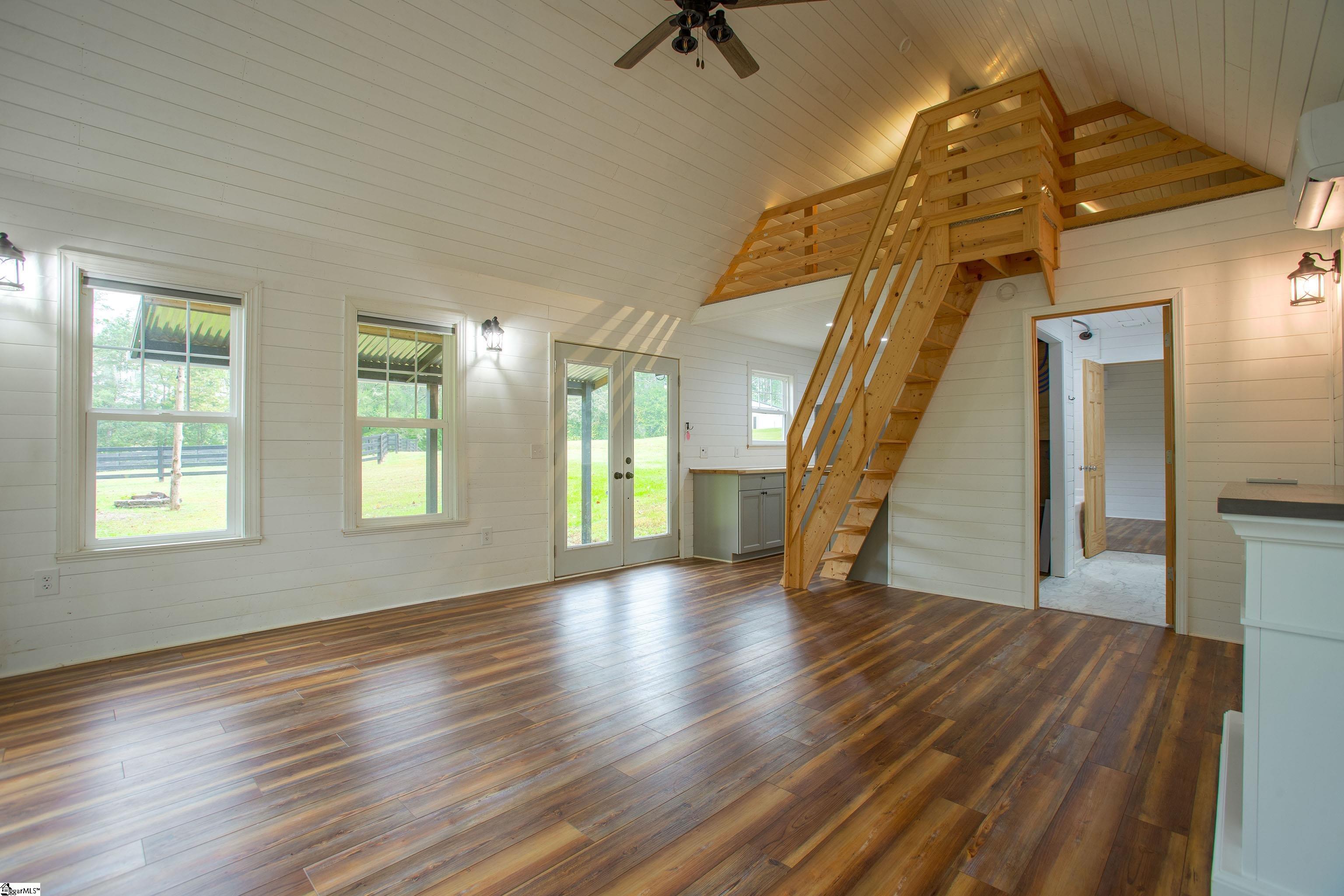 492 Edgewater Road Property Photo 7