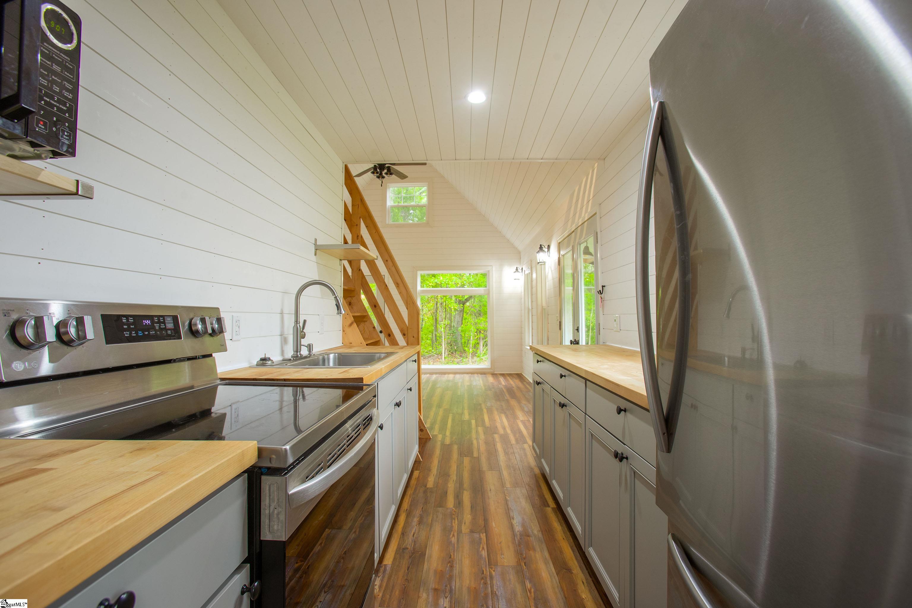 492 Edgewater Road Property Photo 10