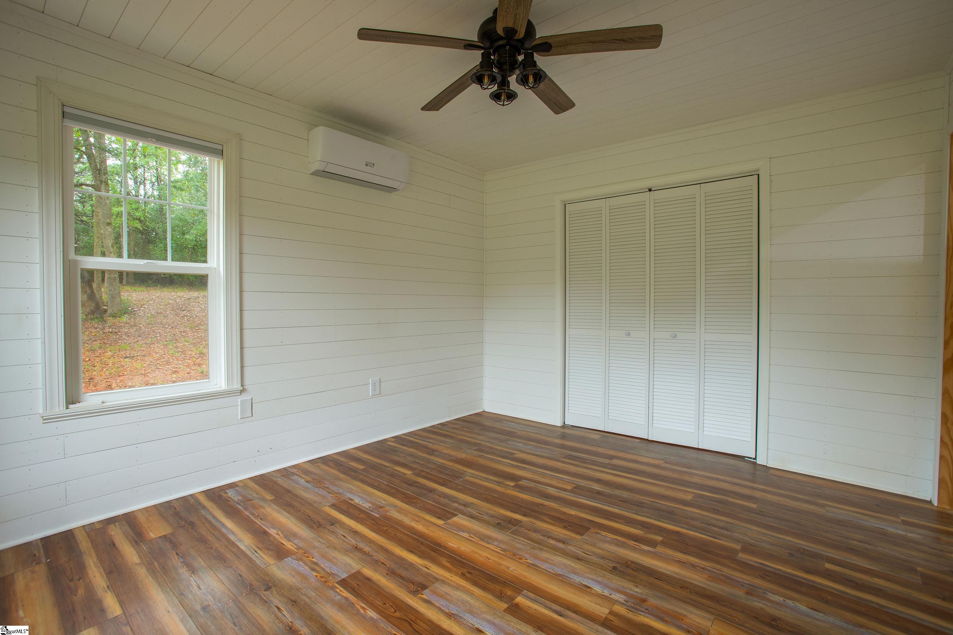 492 Edgewater Road Property Photo 11