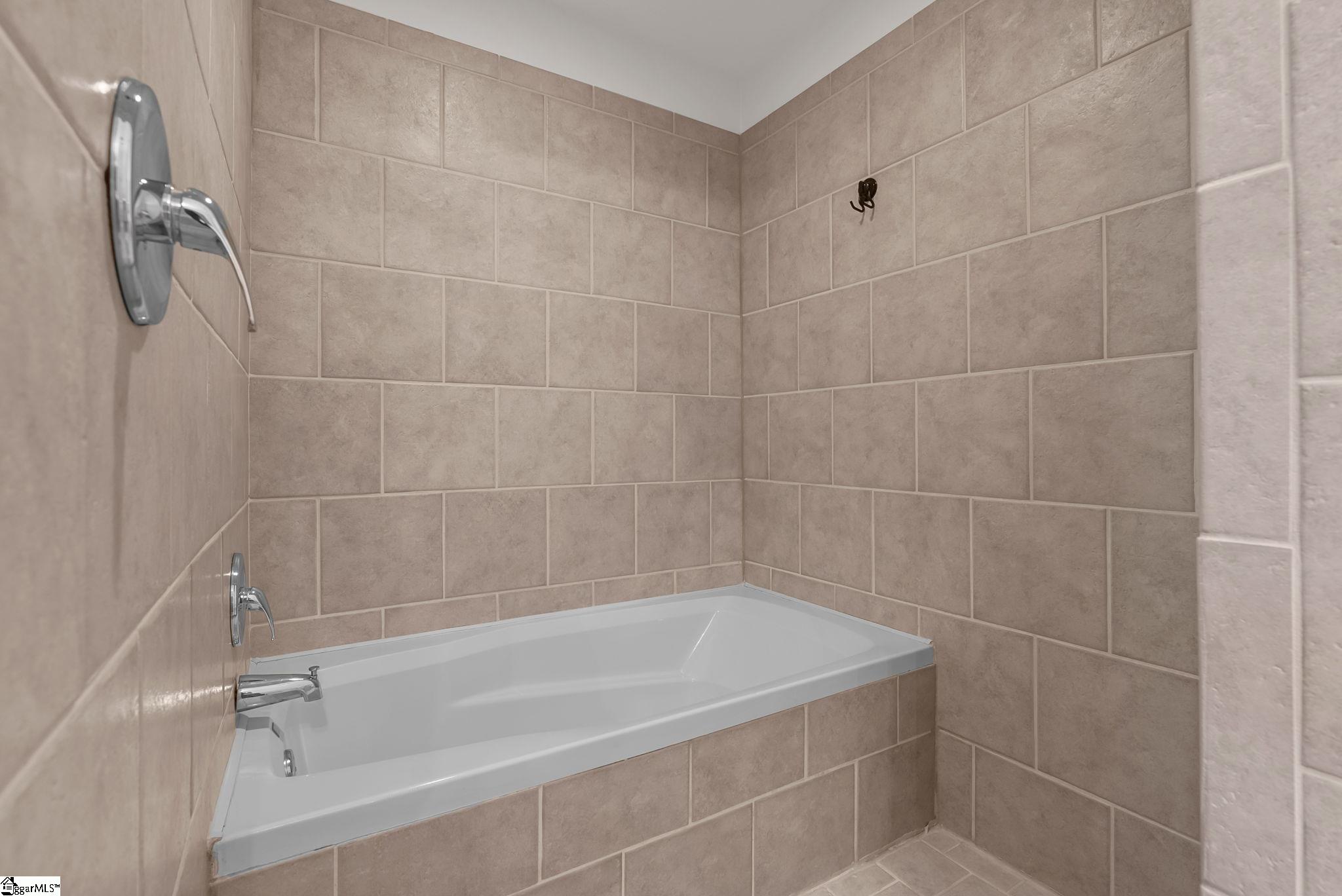 400 Mills Avenue Property Photo 21