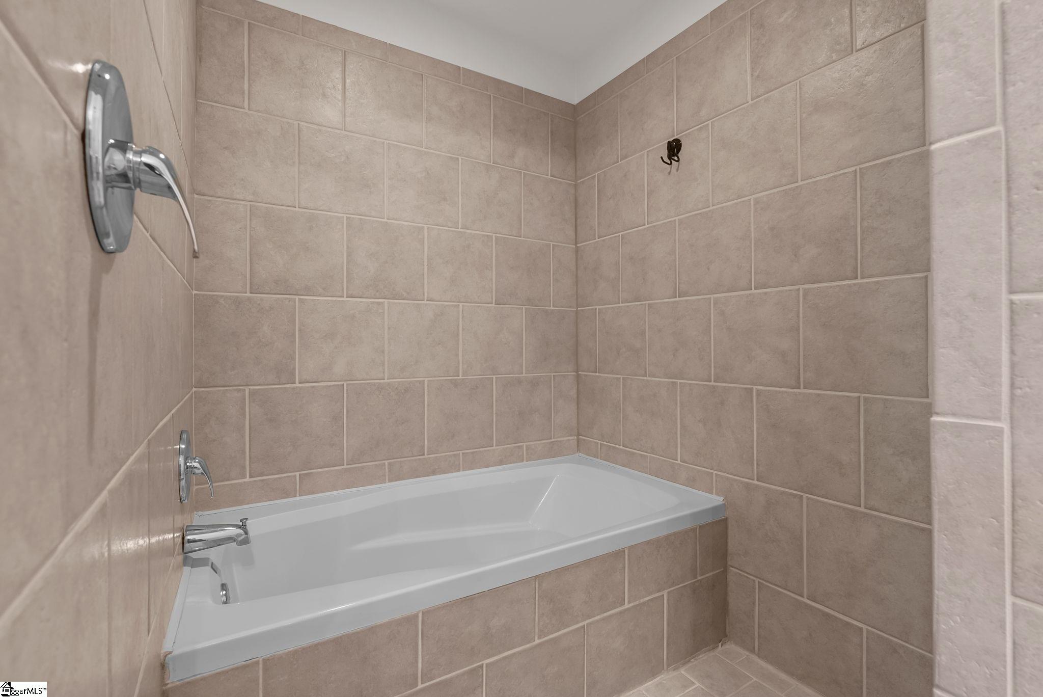 400 Mills Avenue Property Photo 21