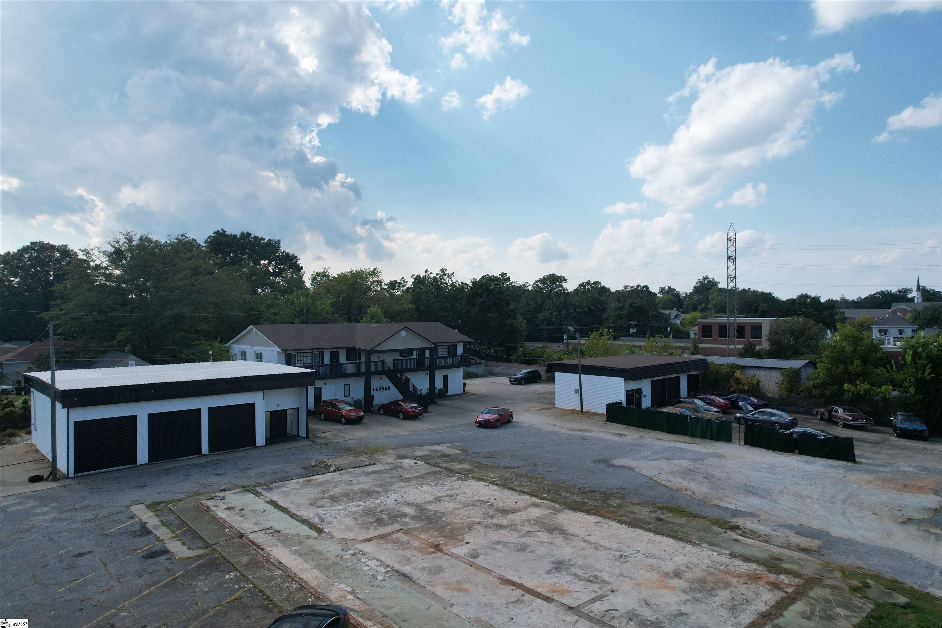 1603 N Main Street Property Photo 3