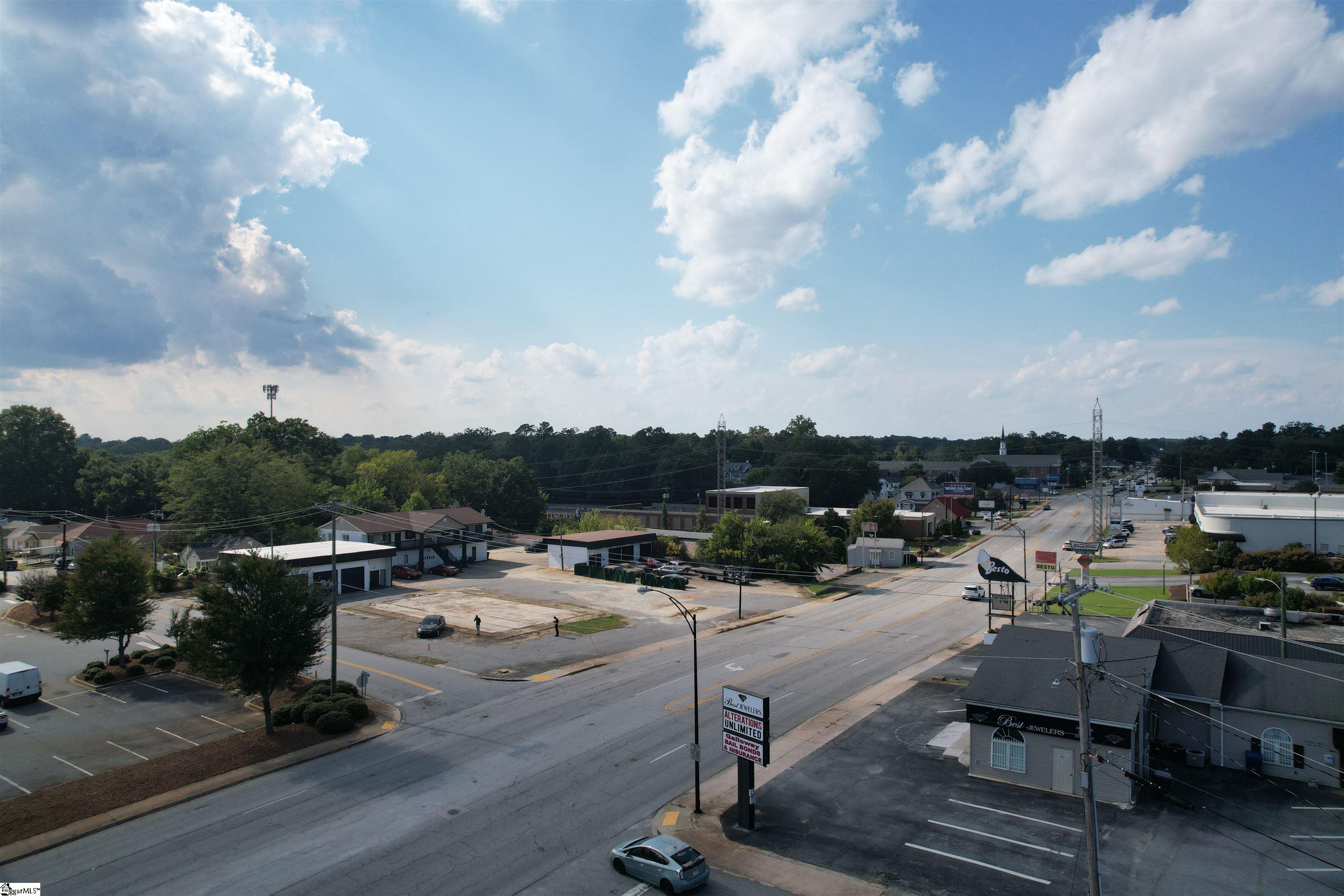 1603 N Main Street Property Photo 4