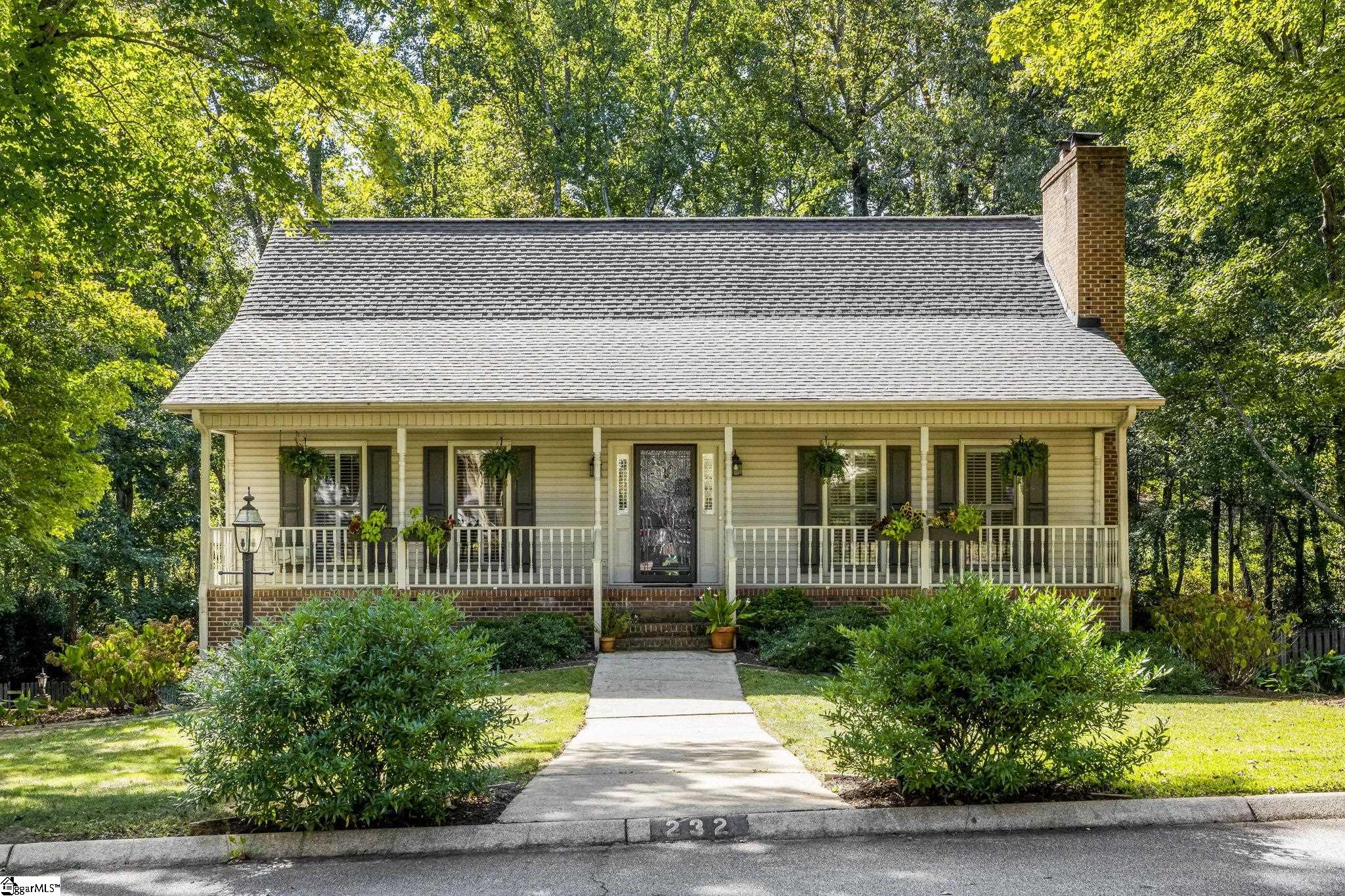232 Hardwood Road Property Photo 2