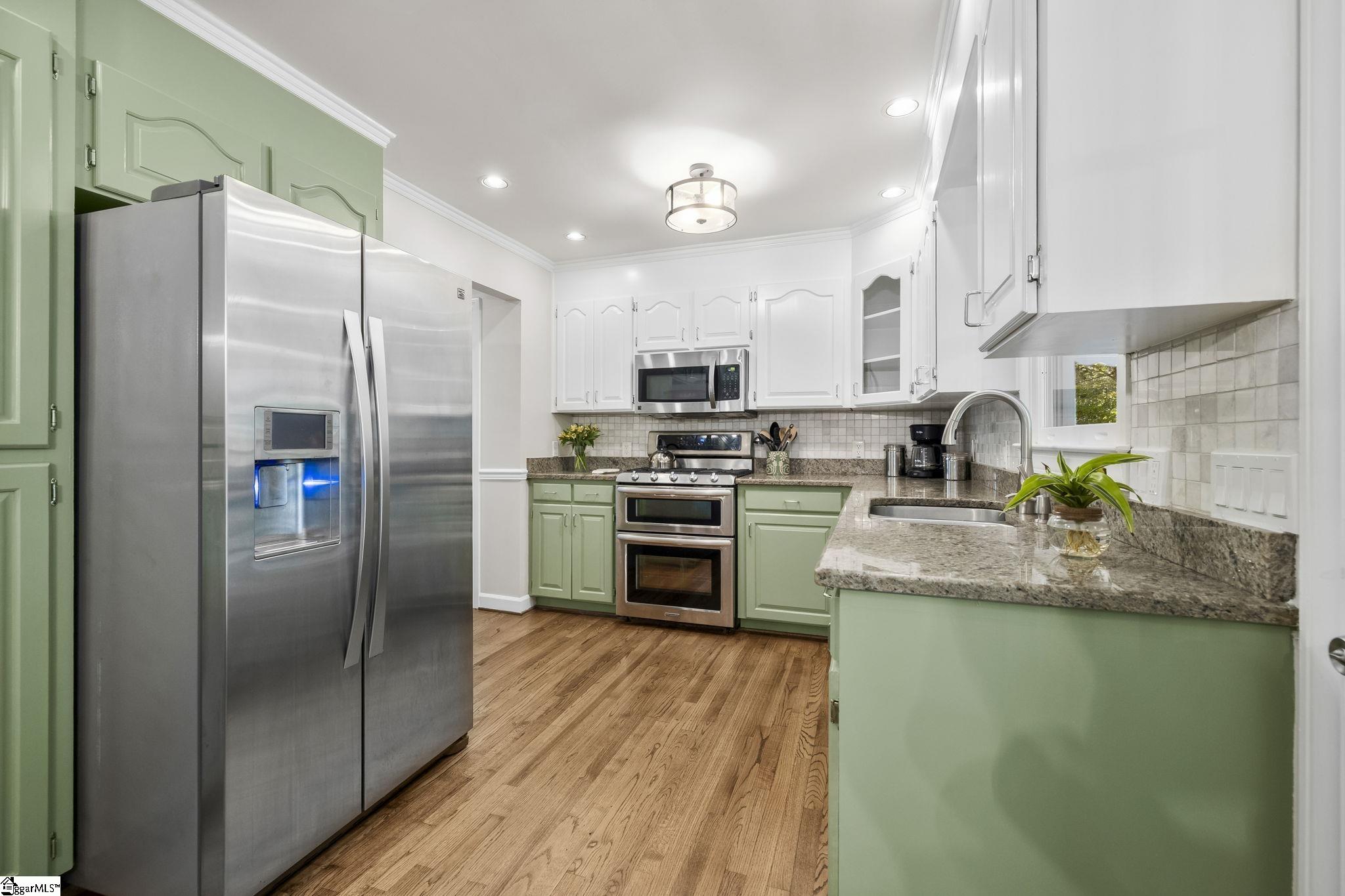 232 Hardwood Road Property Photo 8