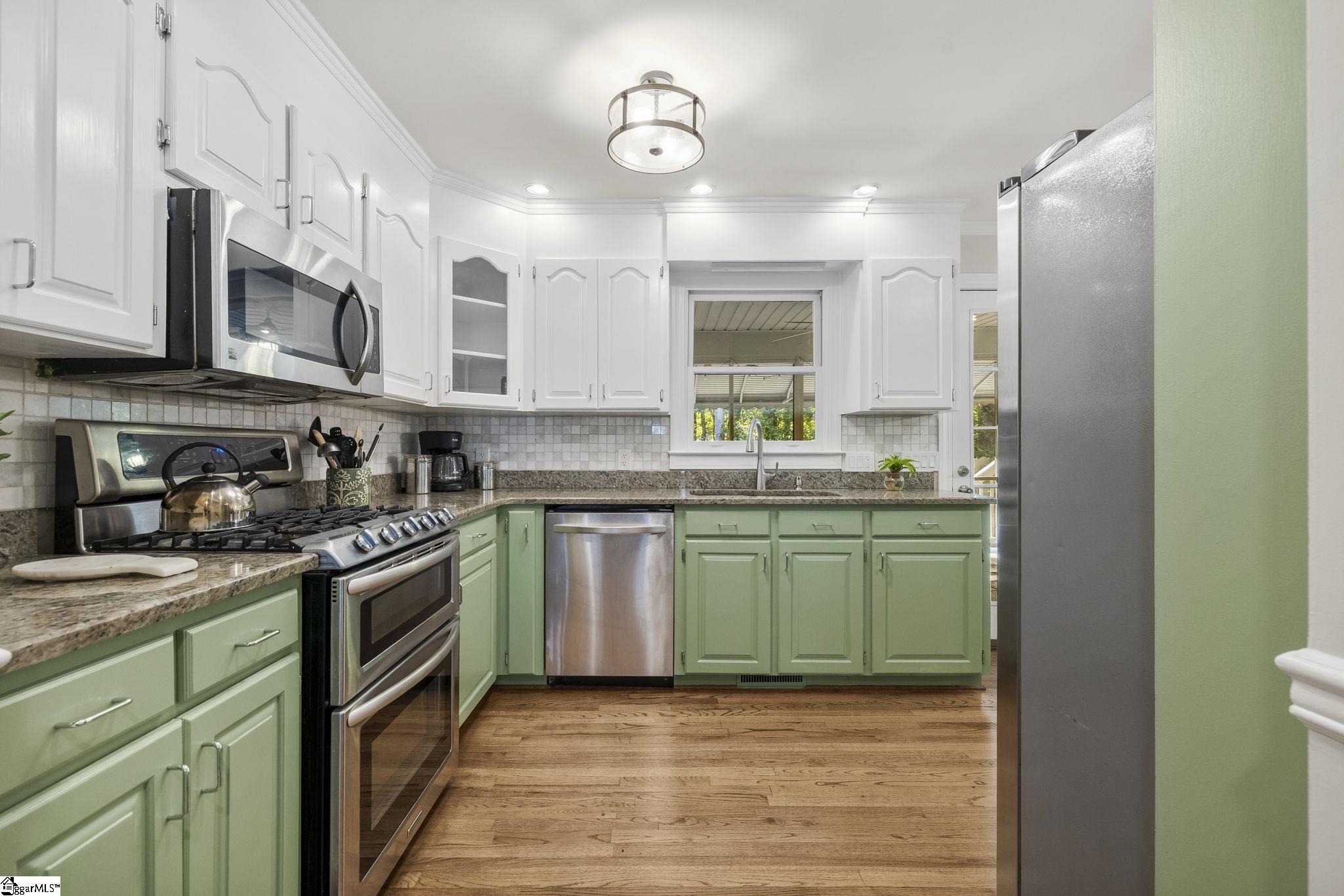 232 Hardwood Road Property Photo 10