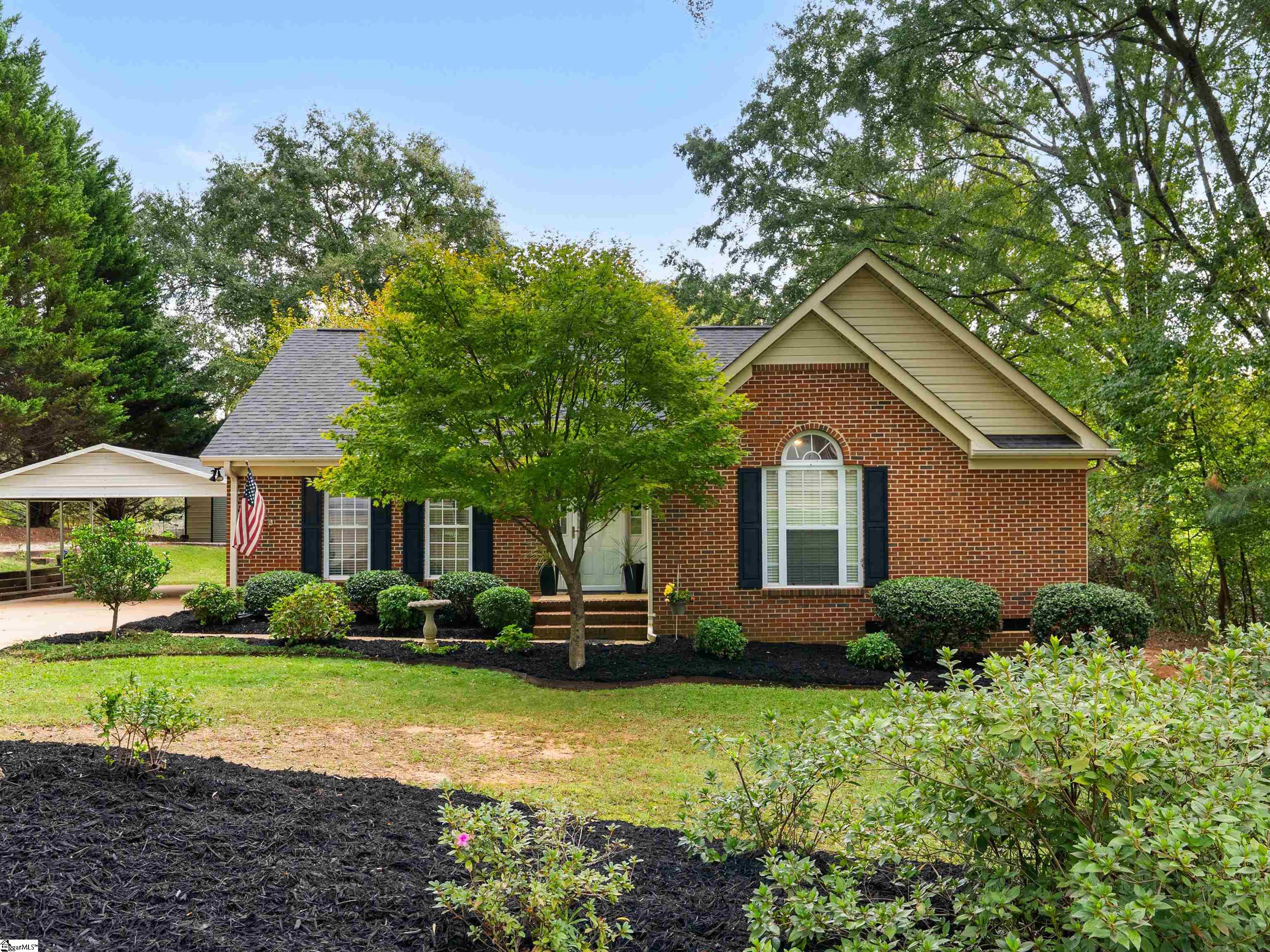 15990 Asheville Highway Property Photo 1