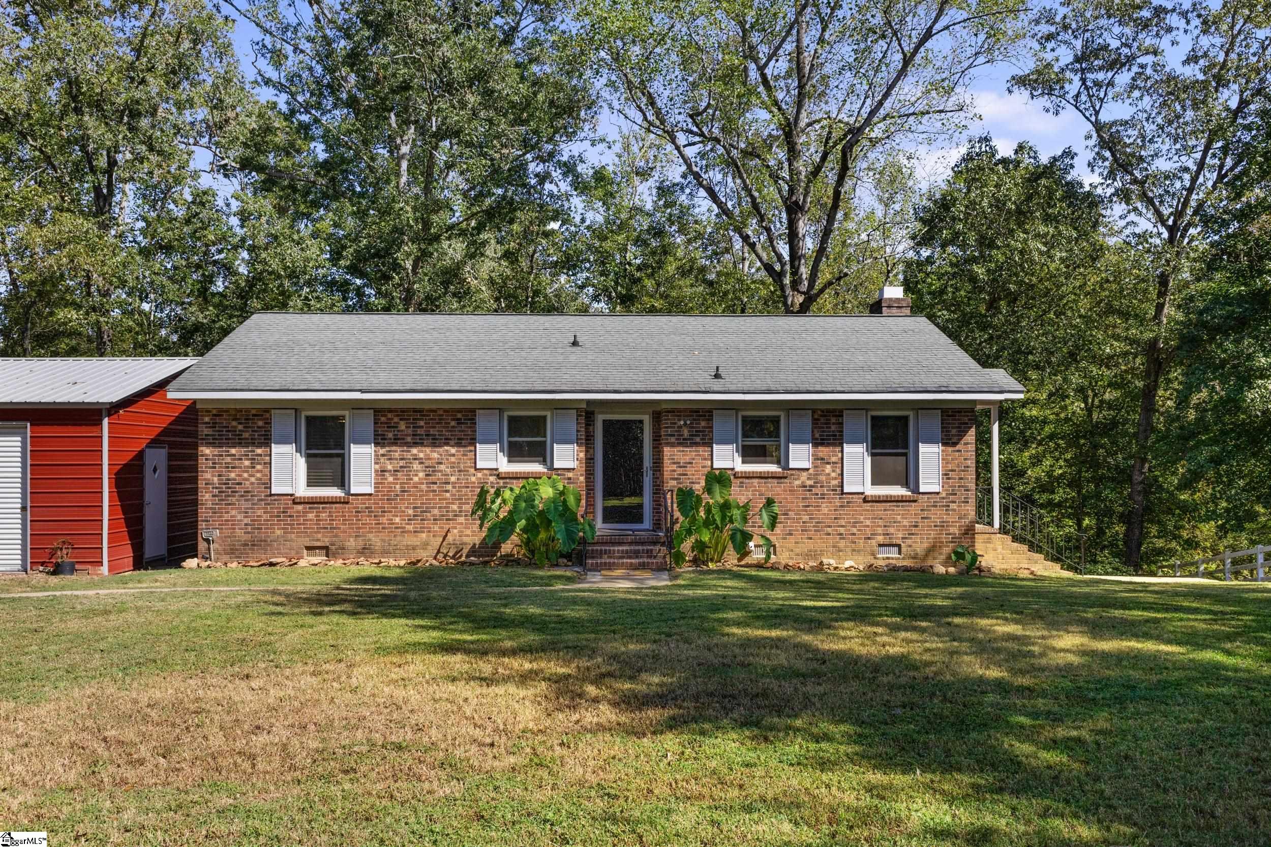 1120 Saluda Lake Road Property Photo 2