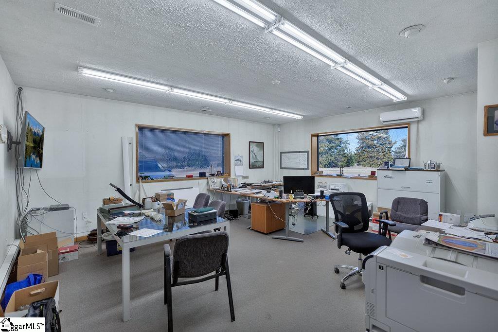 5575 Dobbins Bridge Road Property Photo 4