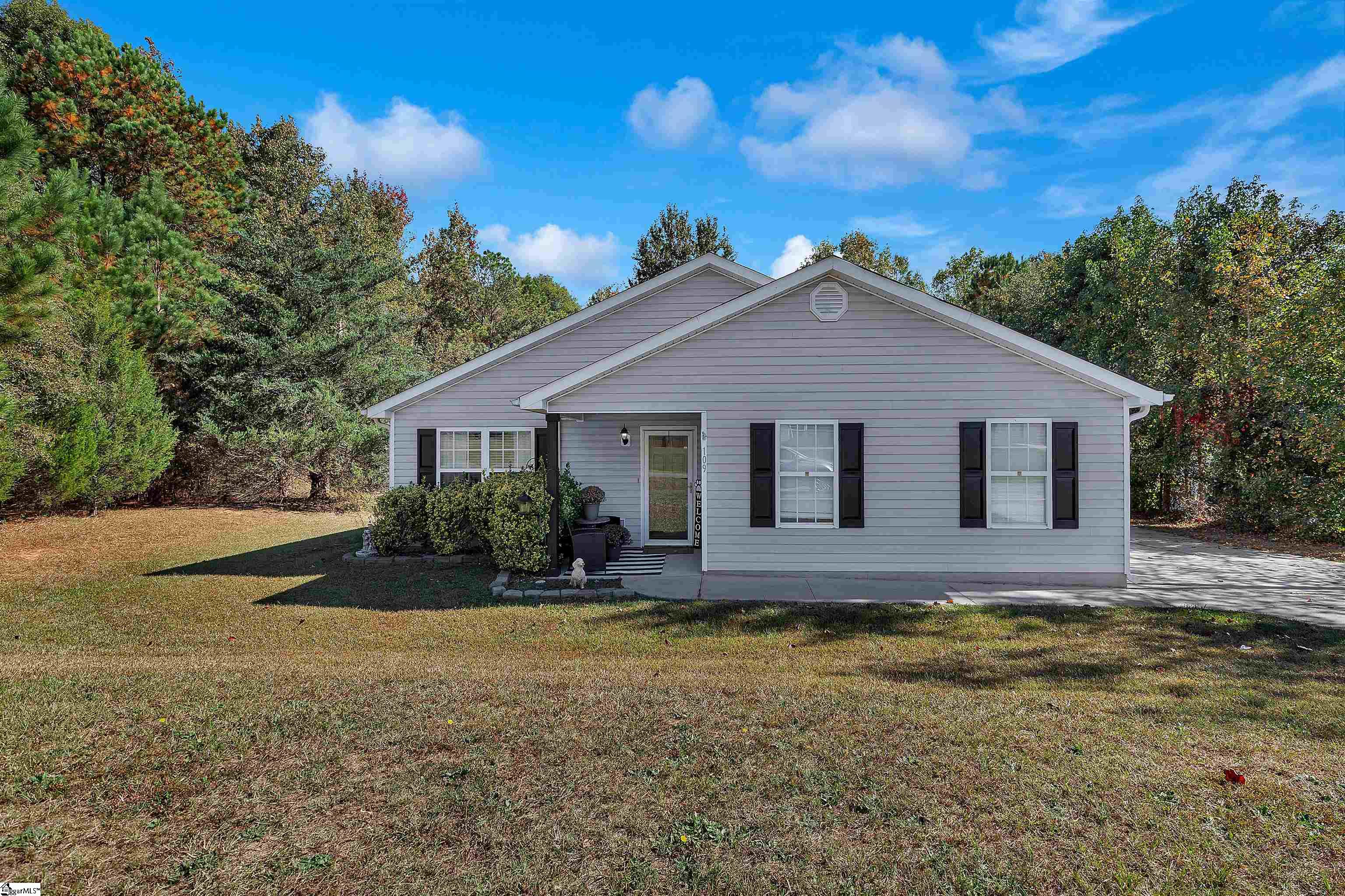 109 Bragg Drive Property Photo 1