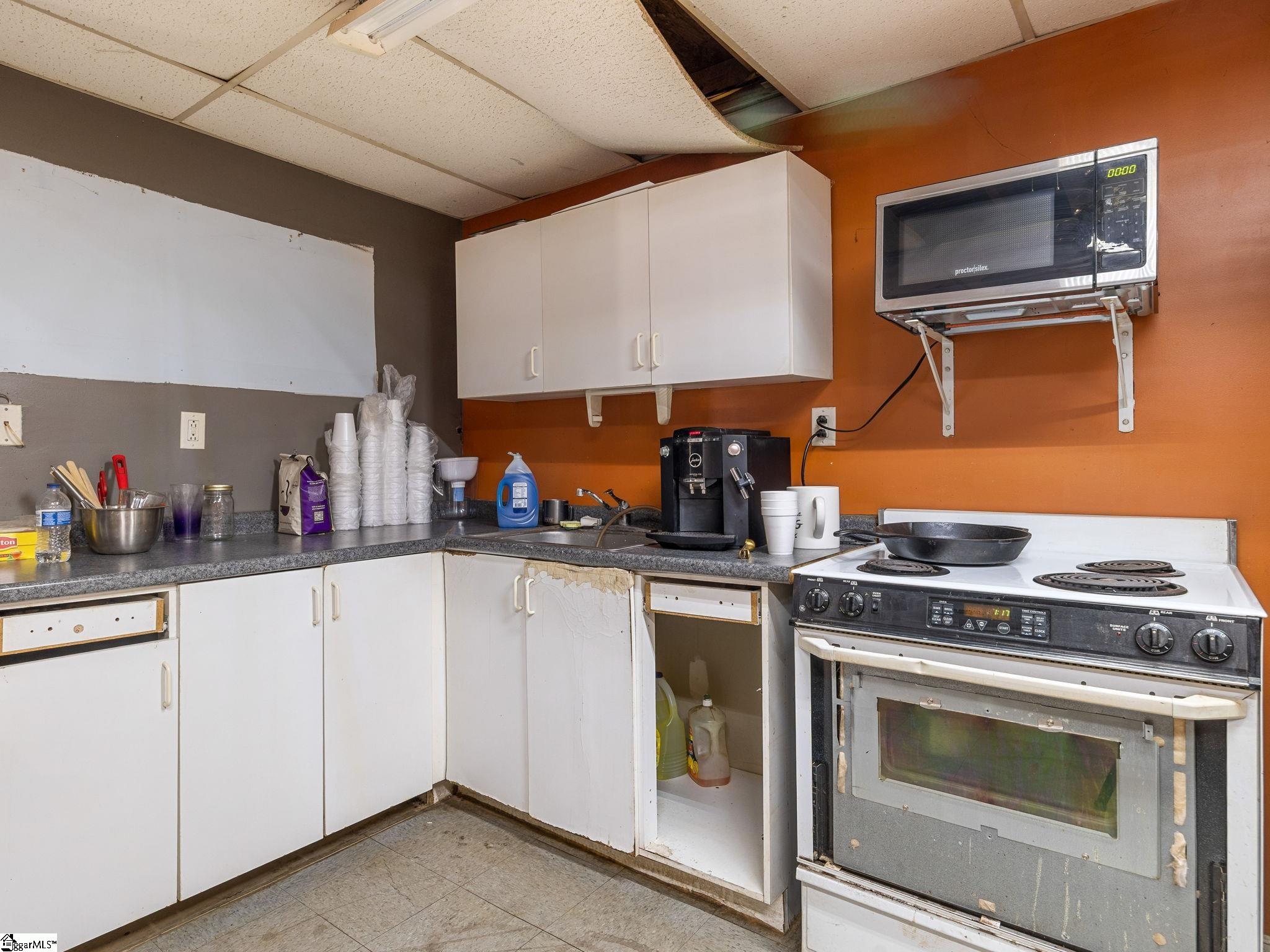 3808 N Highway 14 Property Photo 9