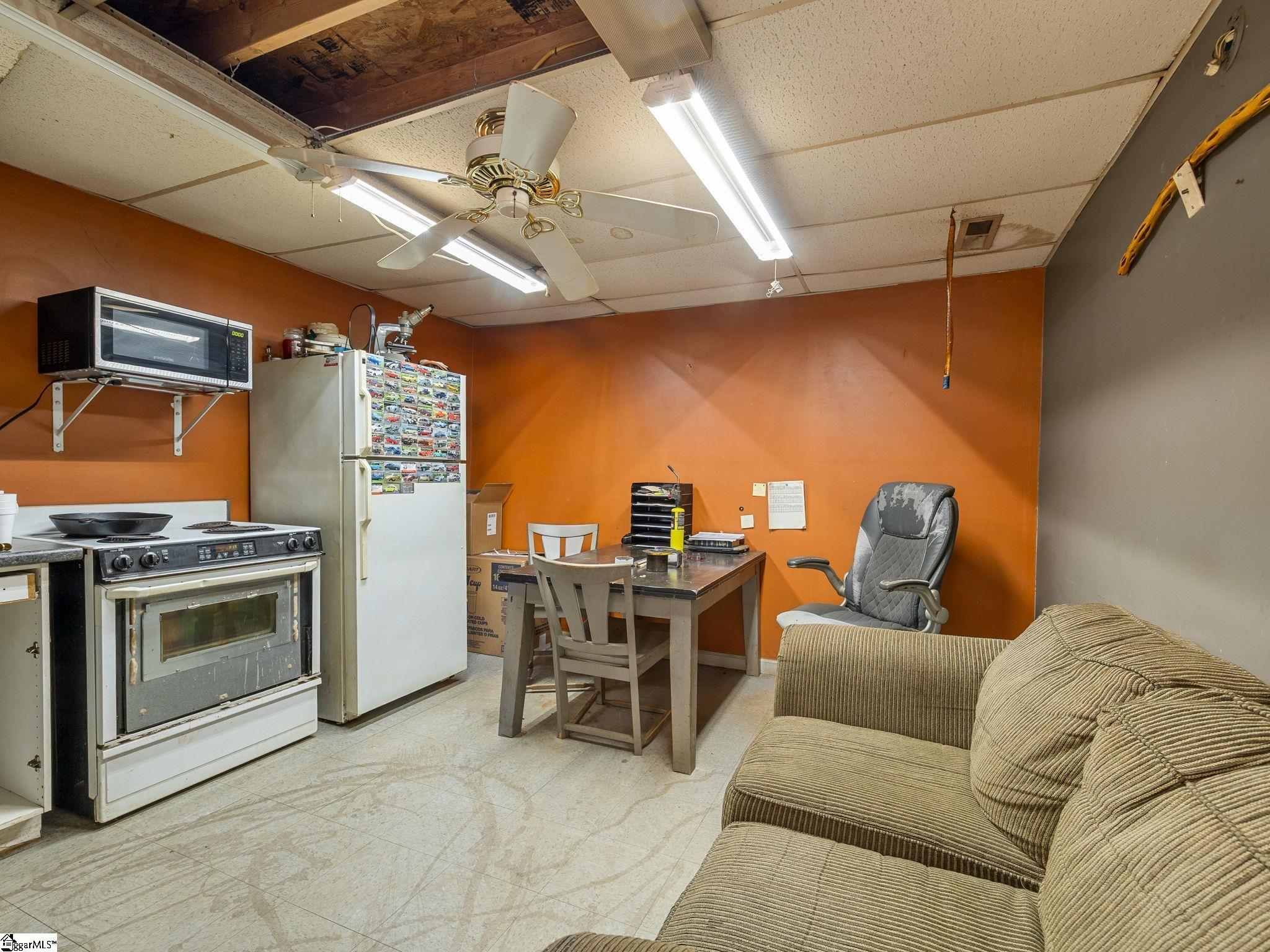 3808 N Highway 14 Property Photo 10