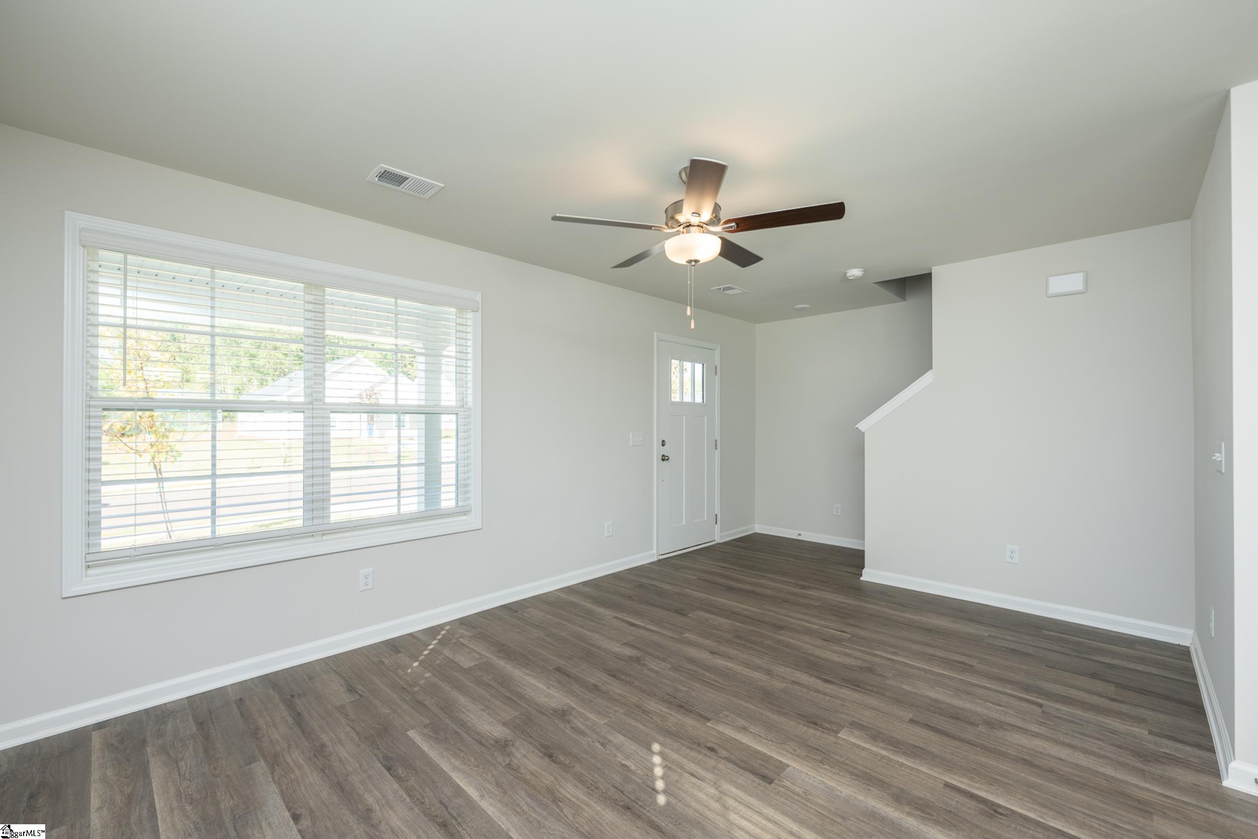 15 Thorndike Way Property Photo 3