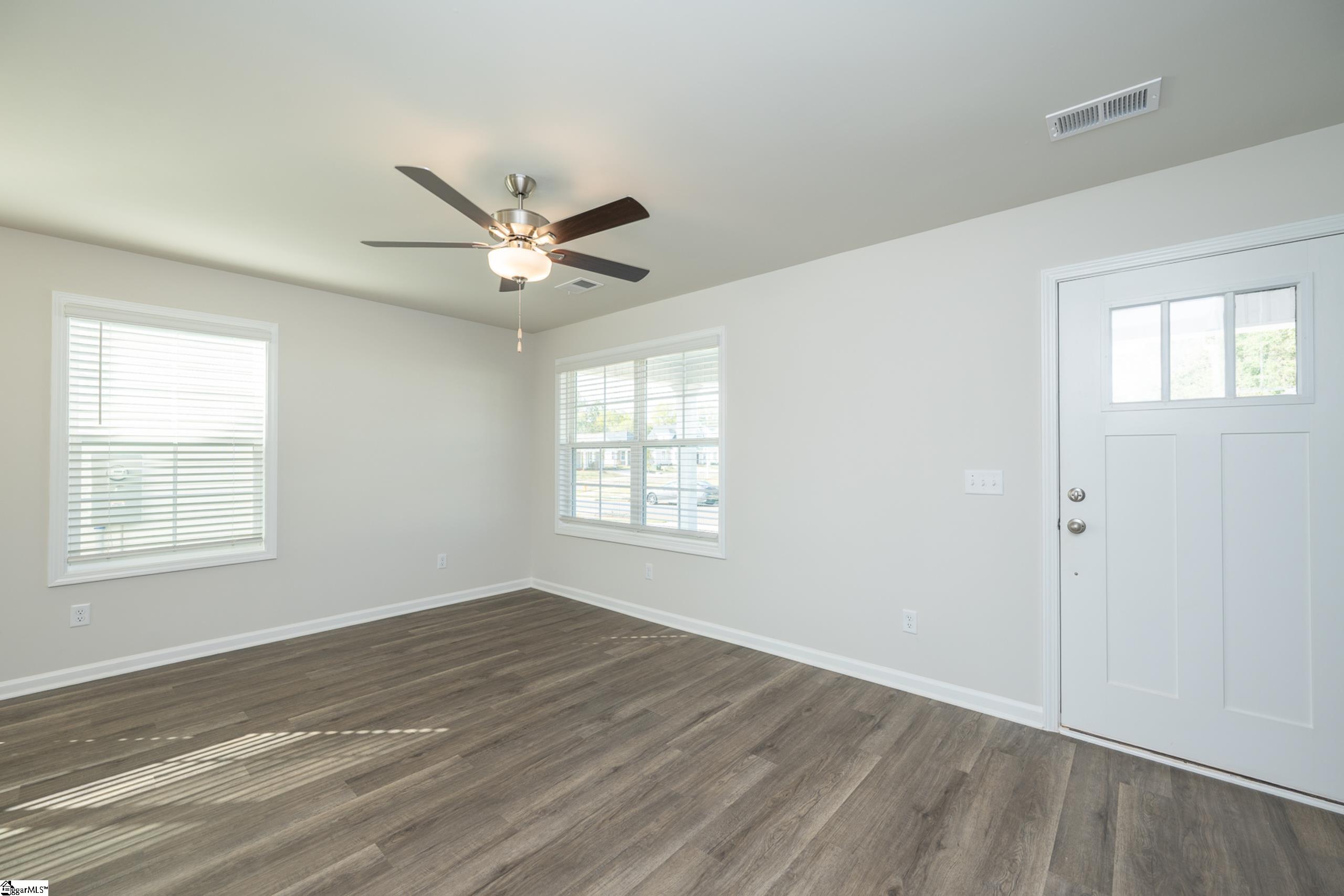 15 Thorndike Way Property Photo 4