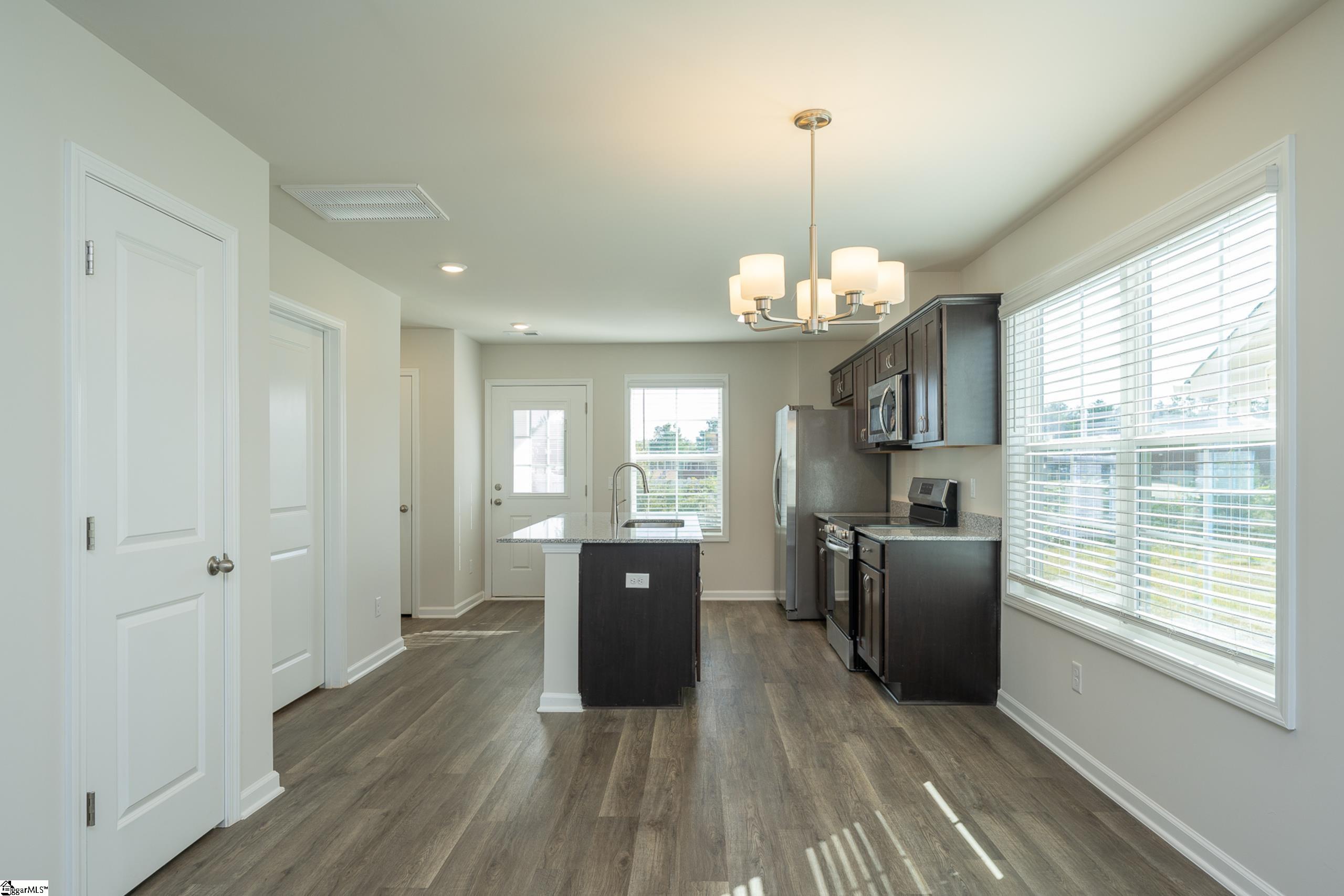 15 Thorndike Way Property Photo 7