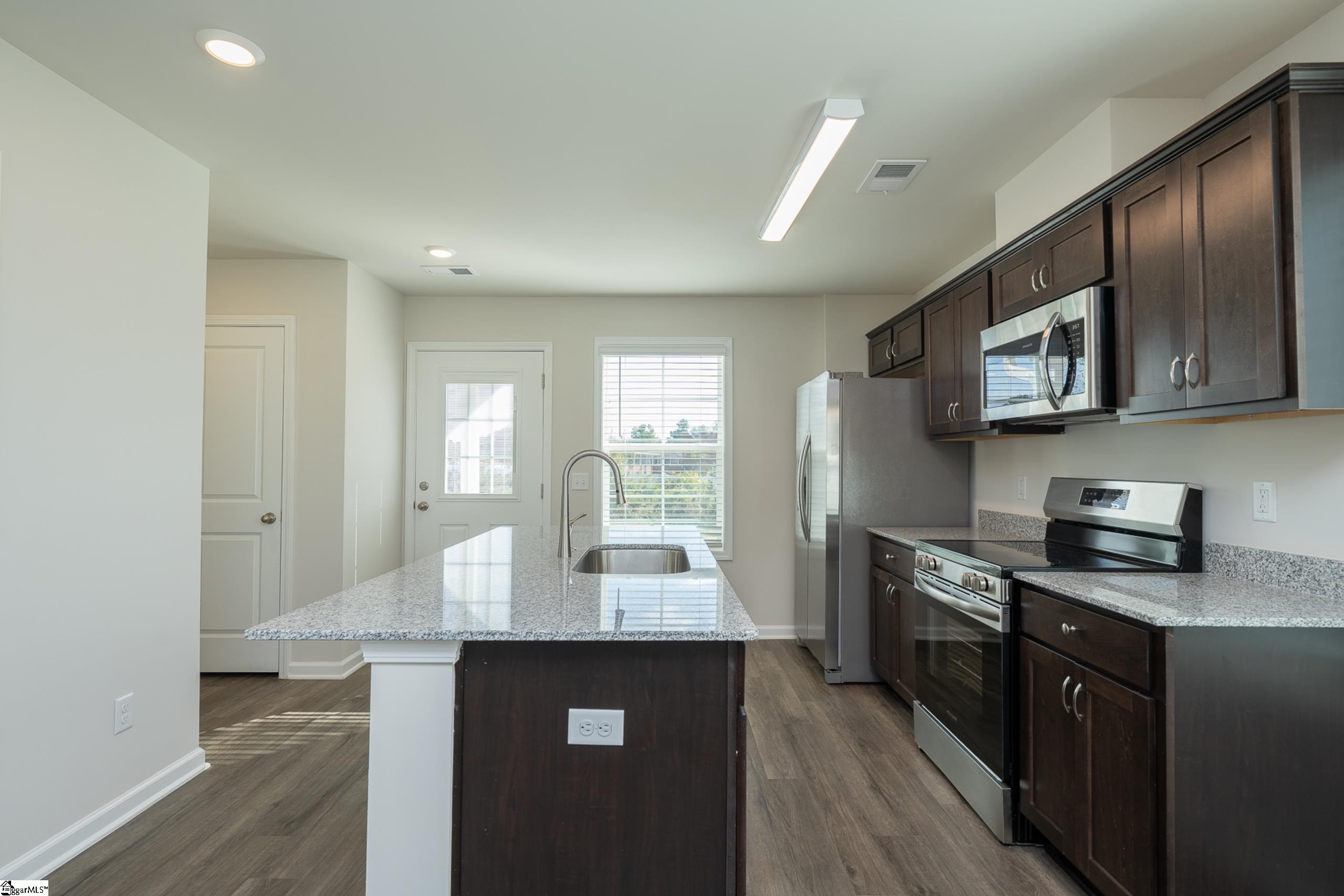 15 Thorndike Way Property Photo 9