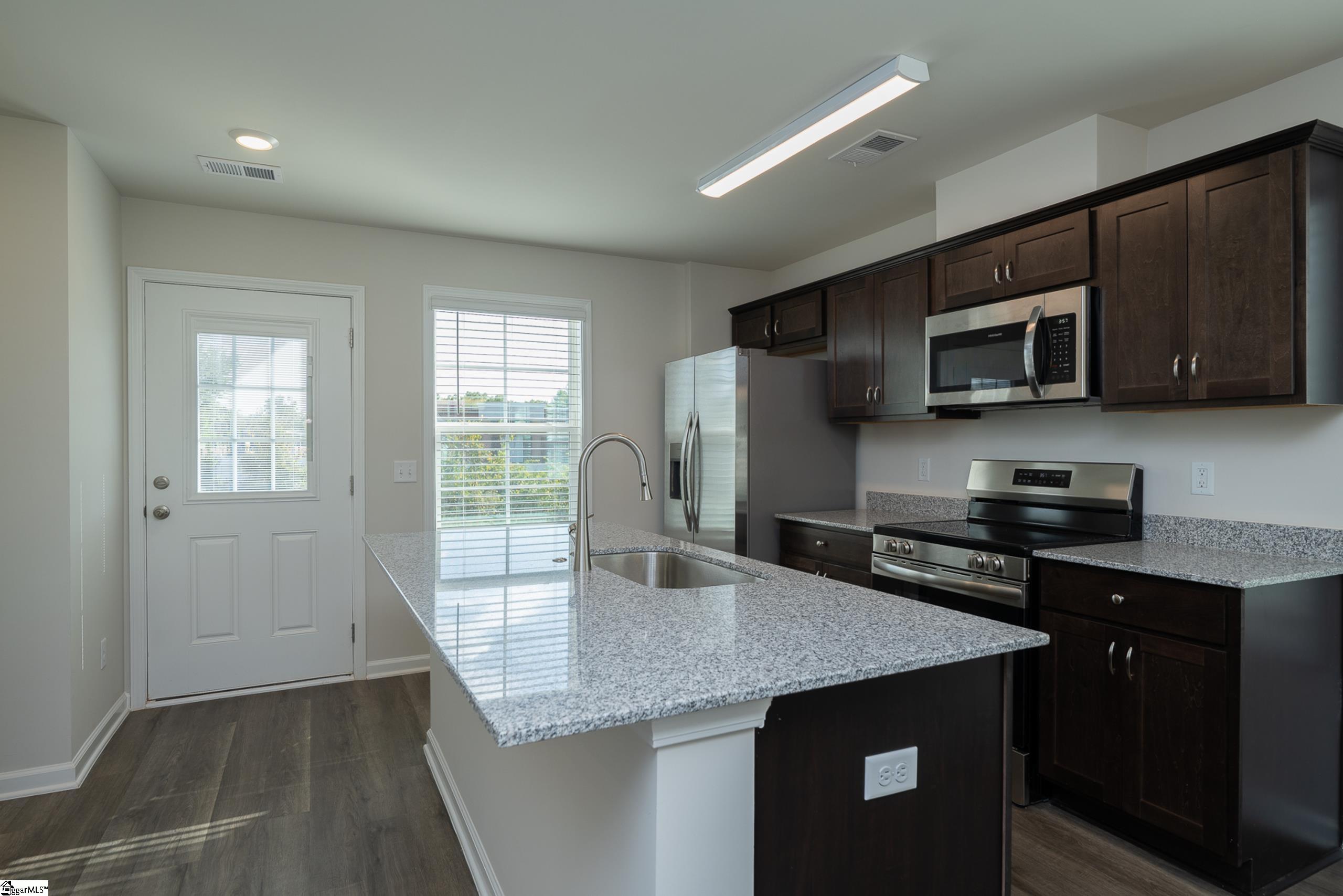 15 Thorndike Way Property Photo 10