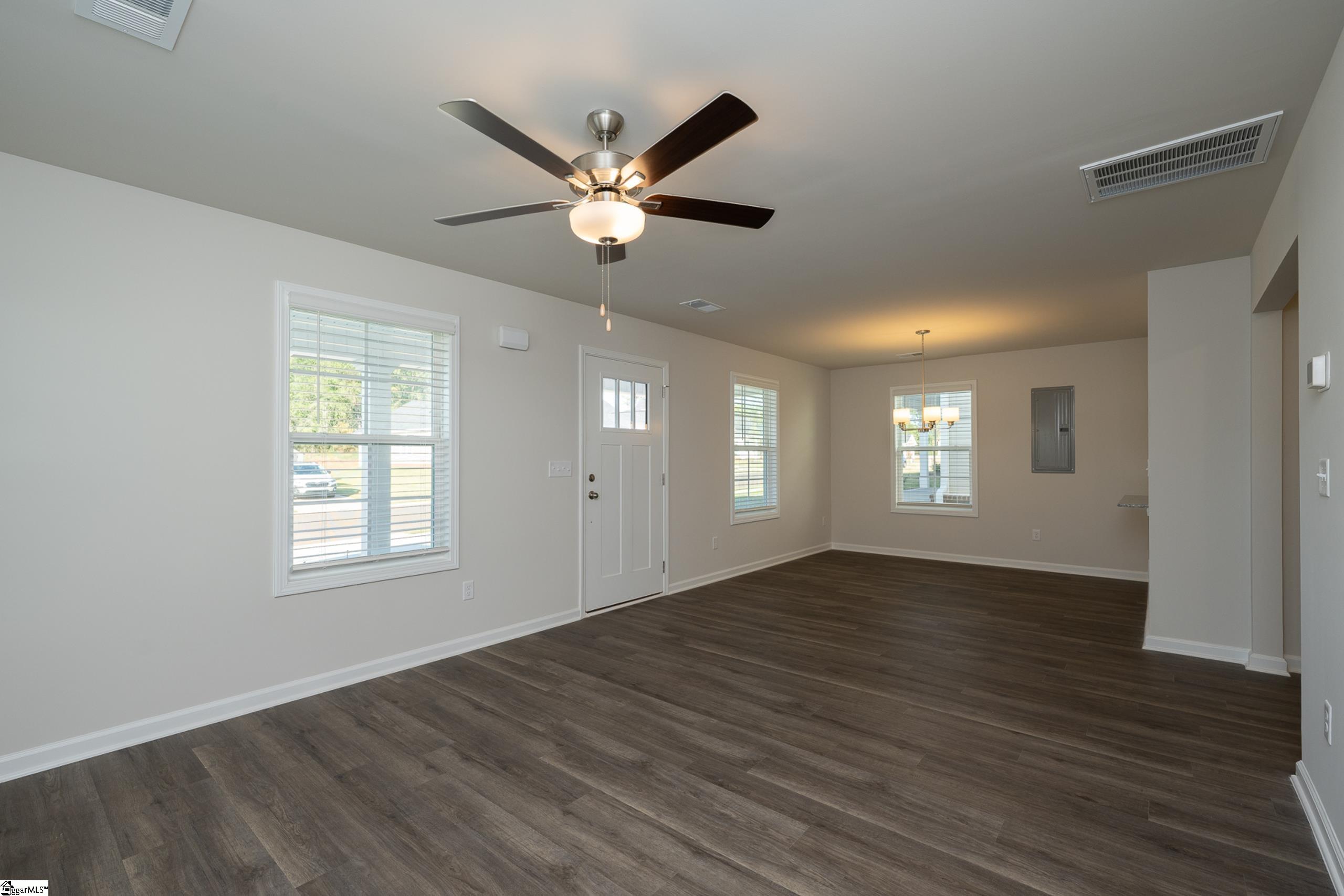 17 Thorndike Way Property Photo 3