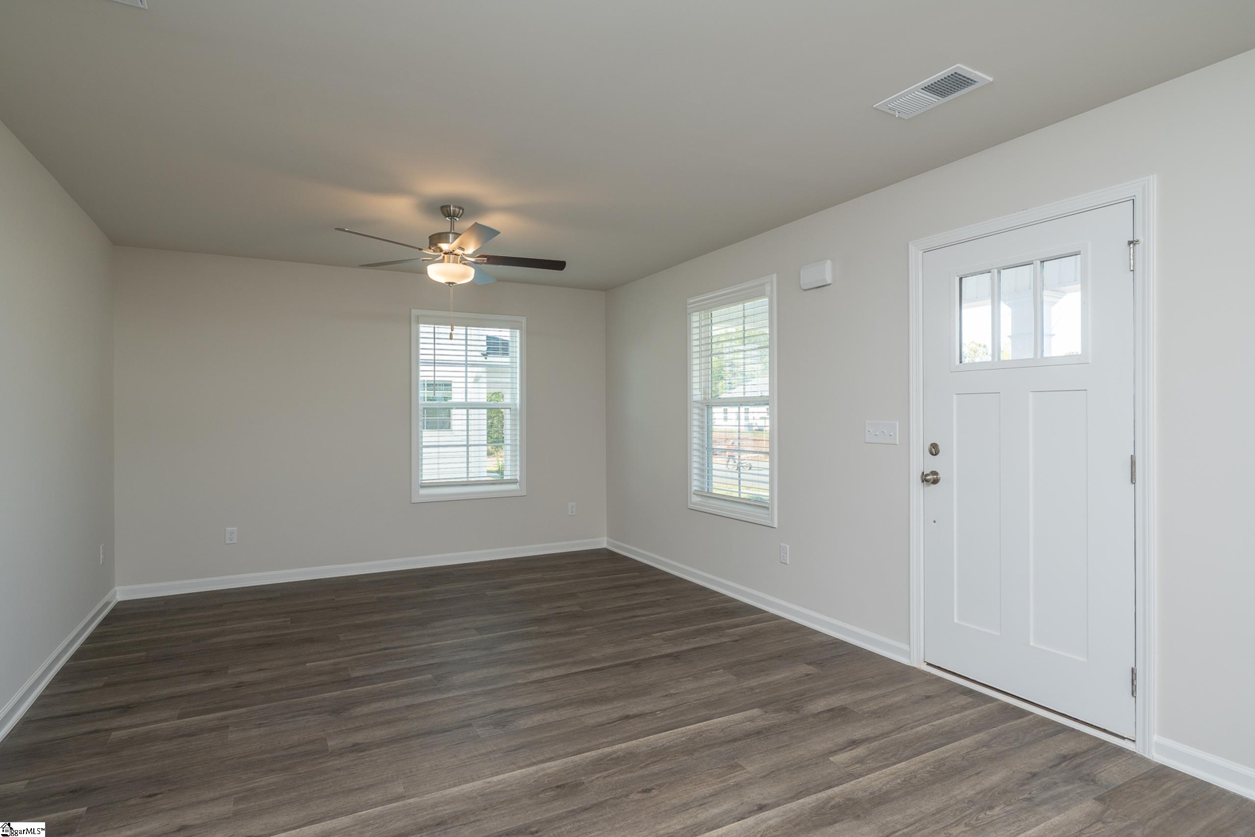 17 Thorndike Way Property Photo 5