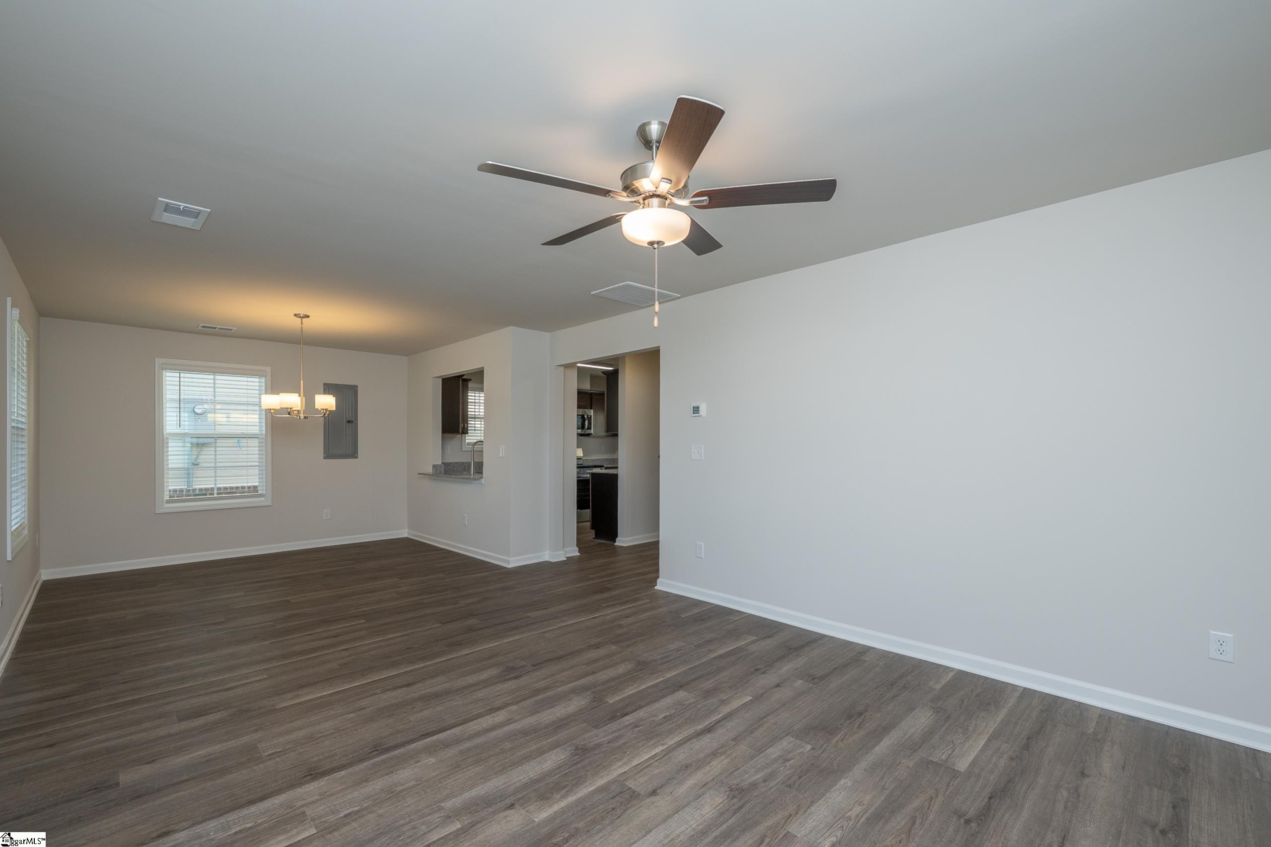 17 Thorndike Way Property Photo 6