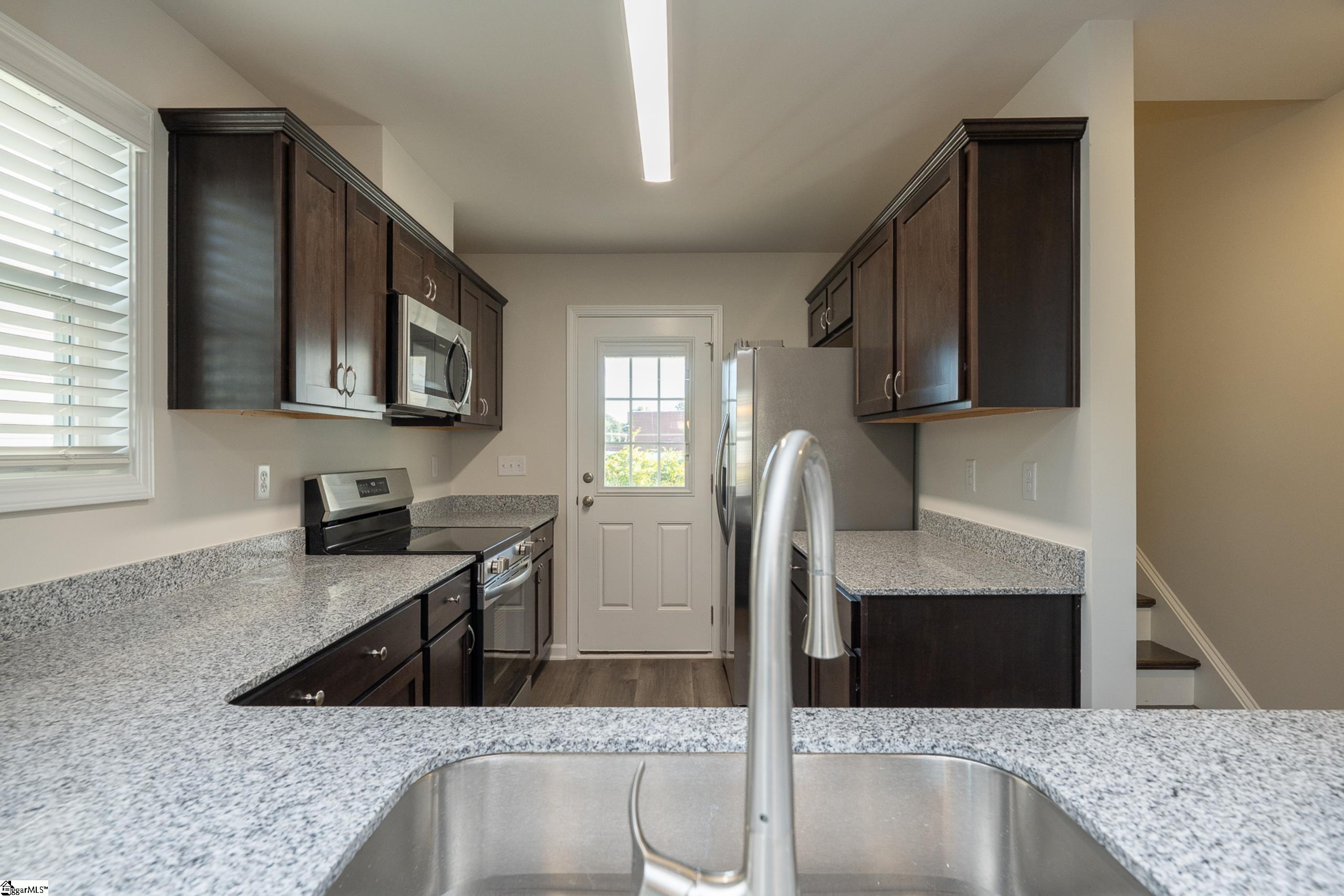 17 Thorndike Way Property Photo 8