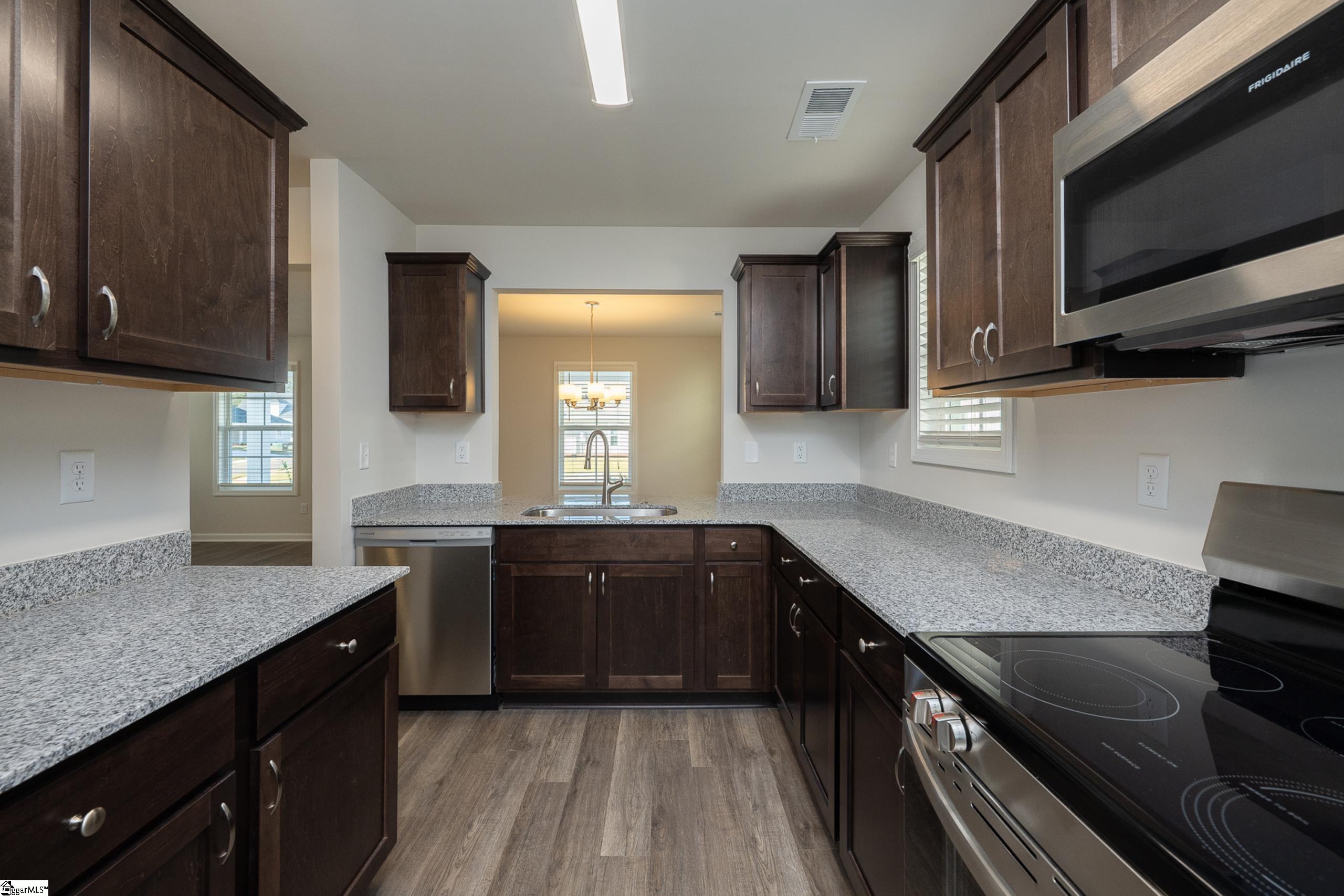 17 Thorndike Way Property Photo 9