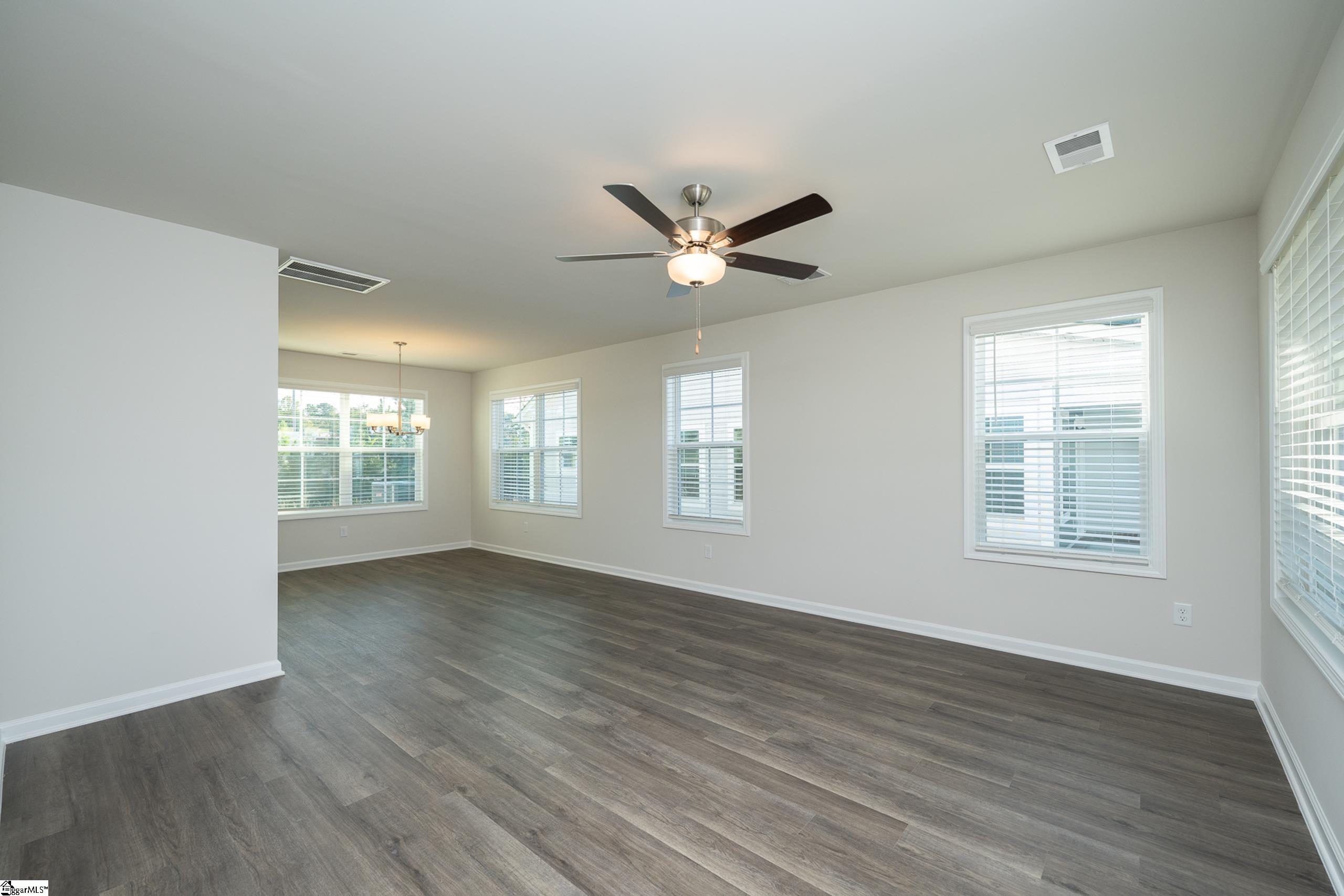 19 Thorndike Way Property Photo 6