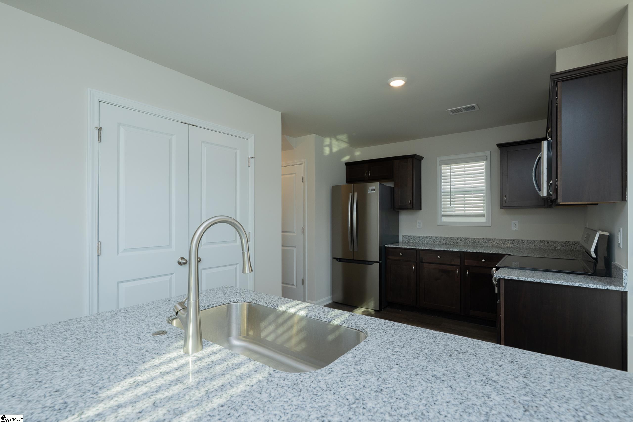 19 Thorndike Way Property Photo 11