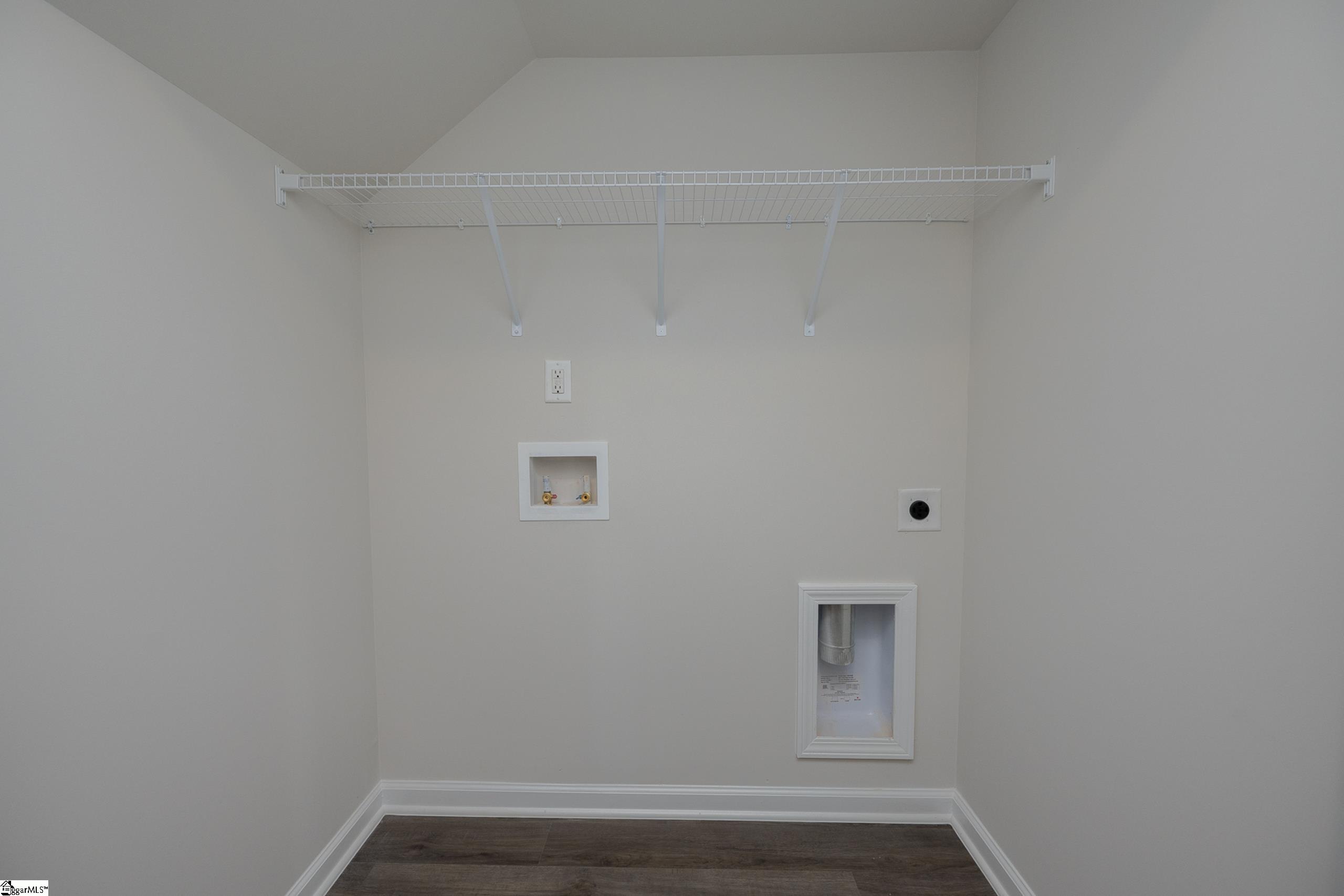 19 Thorndike Way Property Photo 18