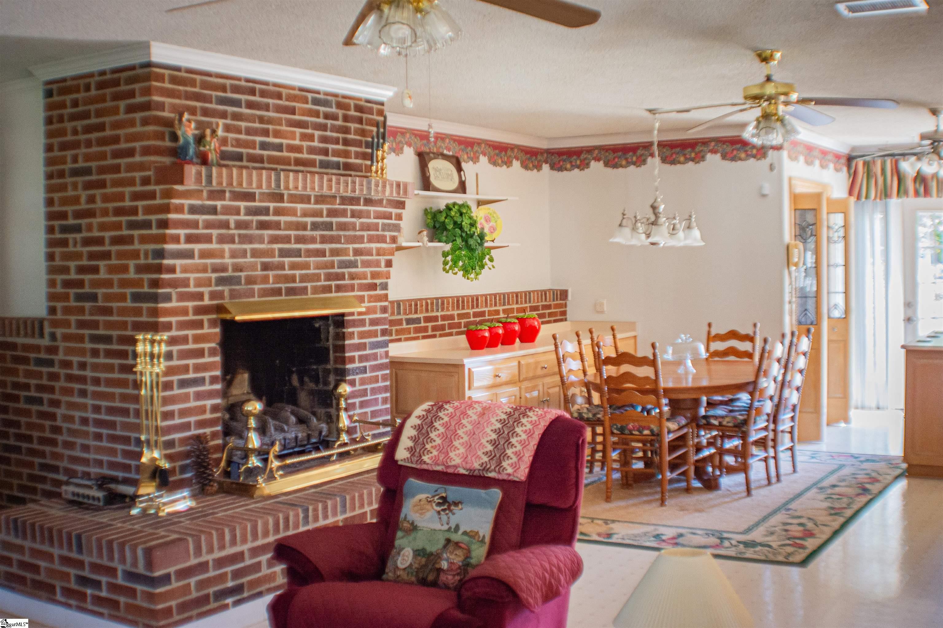 400 Wedgewood Drive Property Photo 12