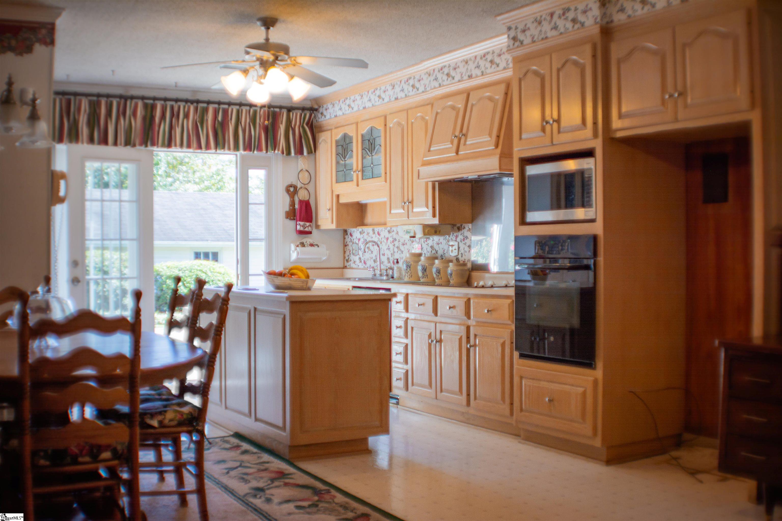 400 Wedgewood Drive Property Photo 15