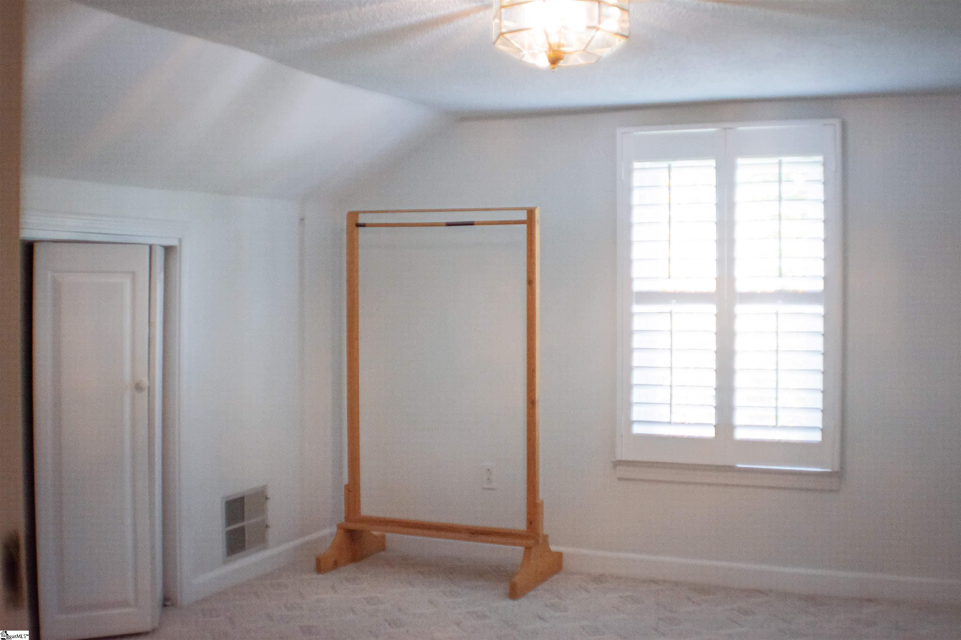 400 Wedgewood Drive Property Photo 31