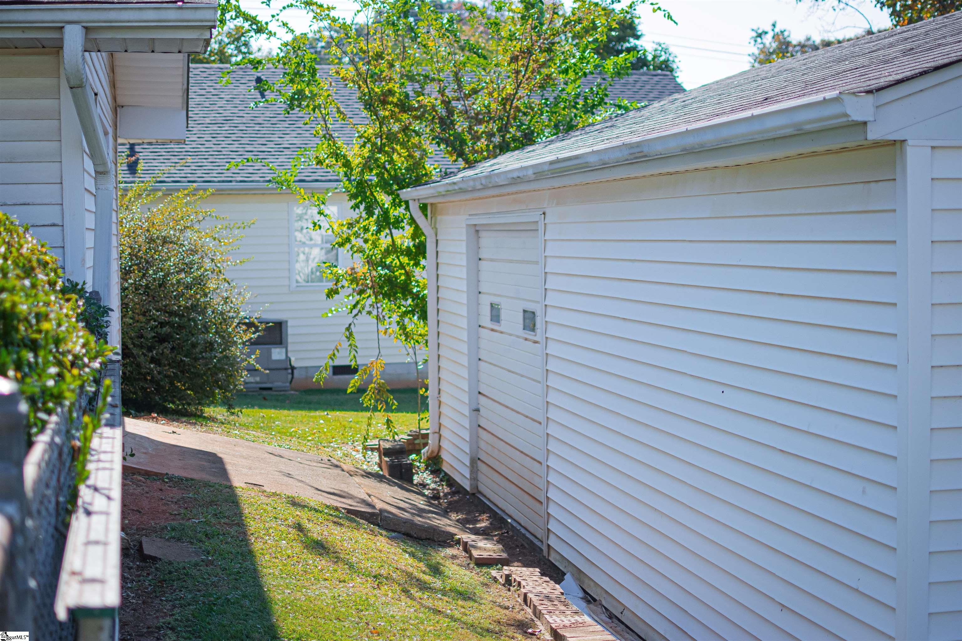 400 Wedgewood Drive Property Photo 41