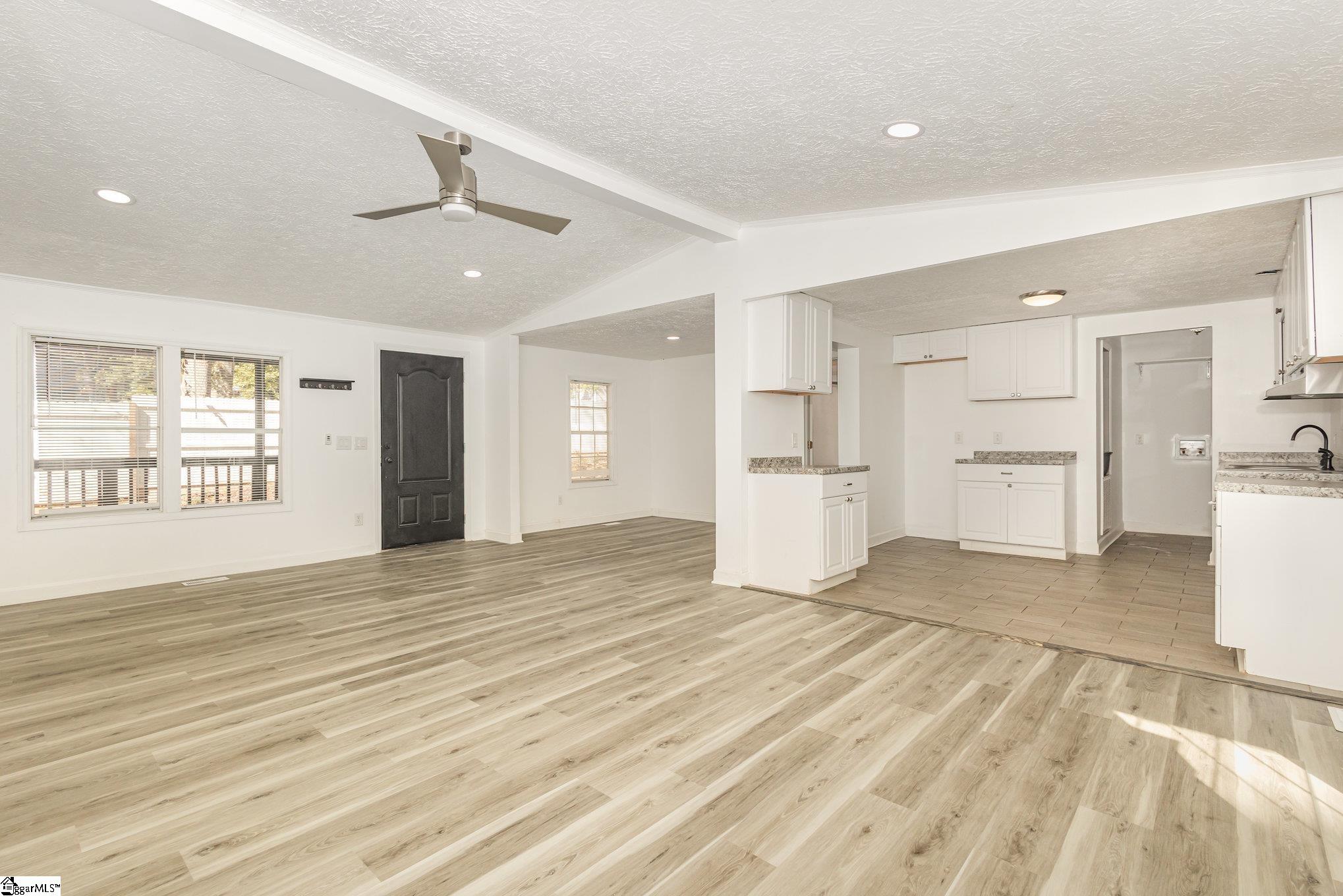 21 Virginia Drive Property Photo 5
