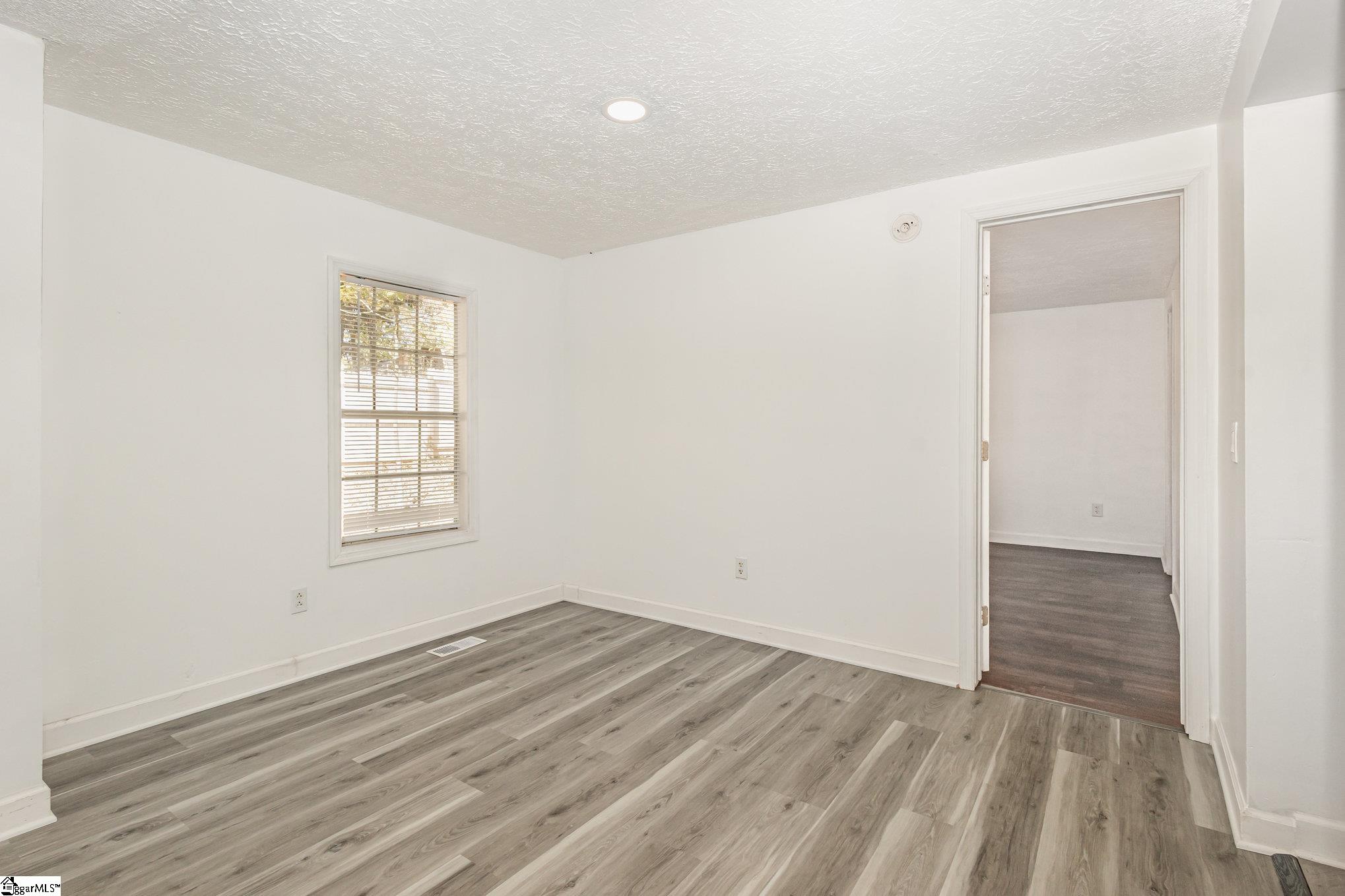 21 Virginia Drive Property Photo 6