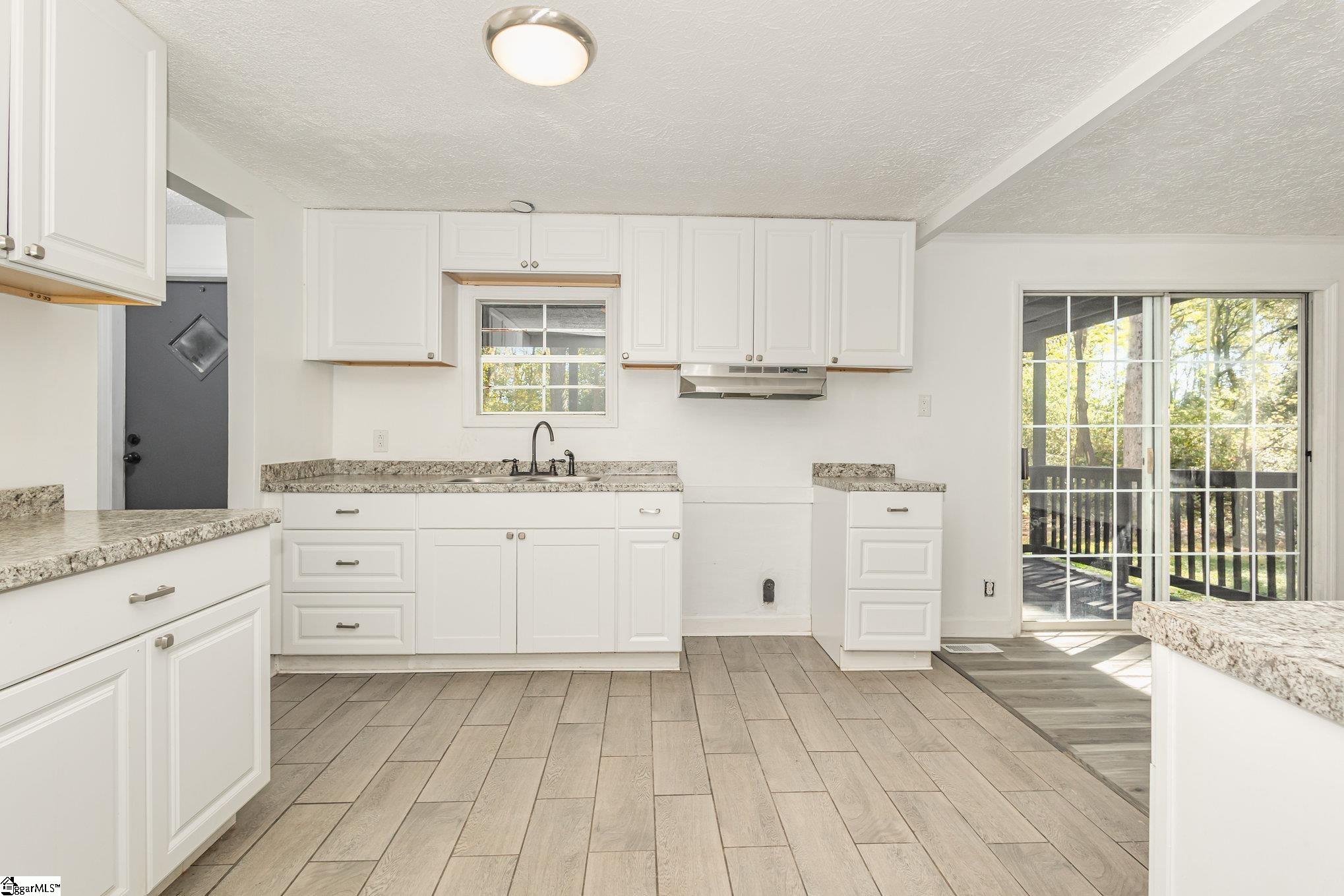 21 Virginia Drive Property Photo 8