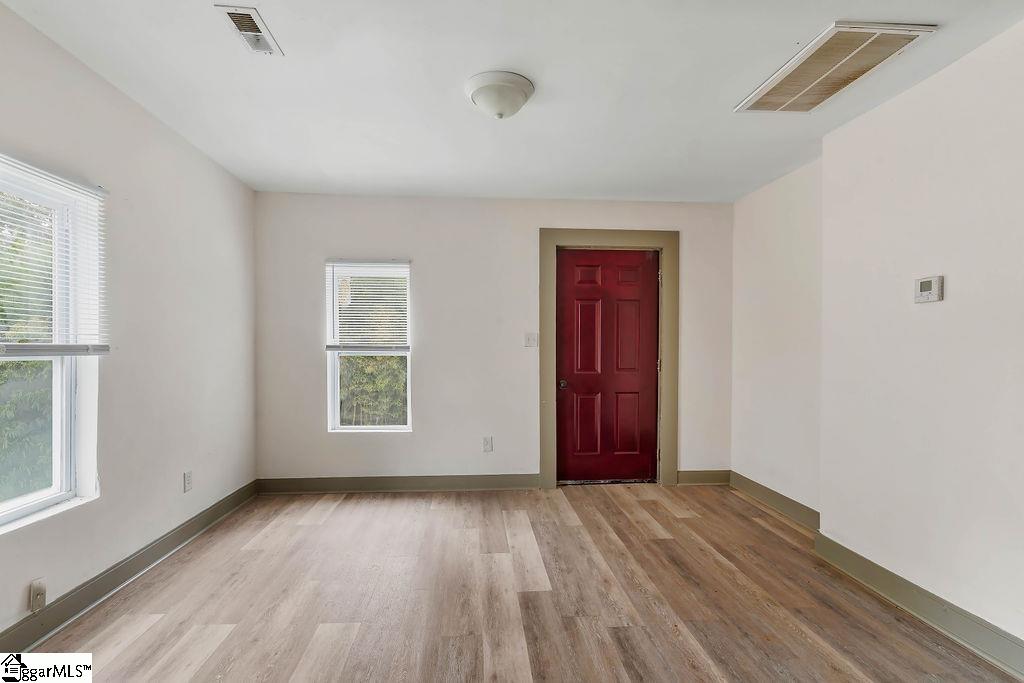 525 Fulwer Street Property Photo 4
