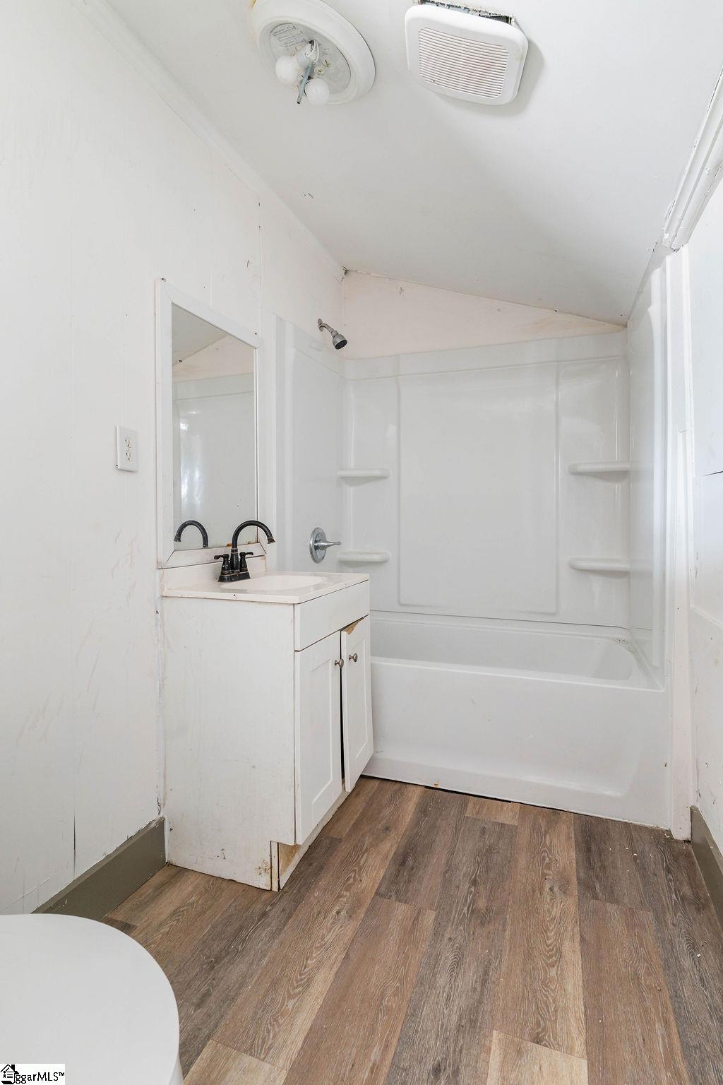 525 Fulwer Street Property Photo 9