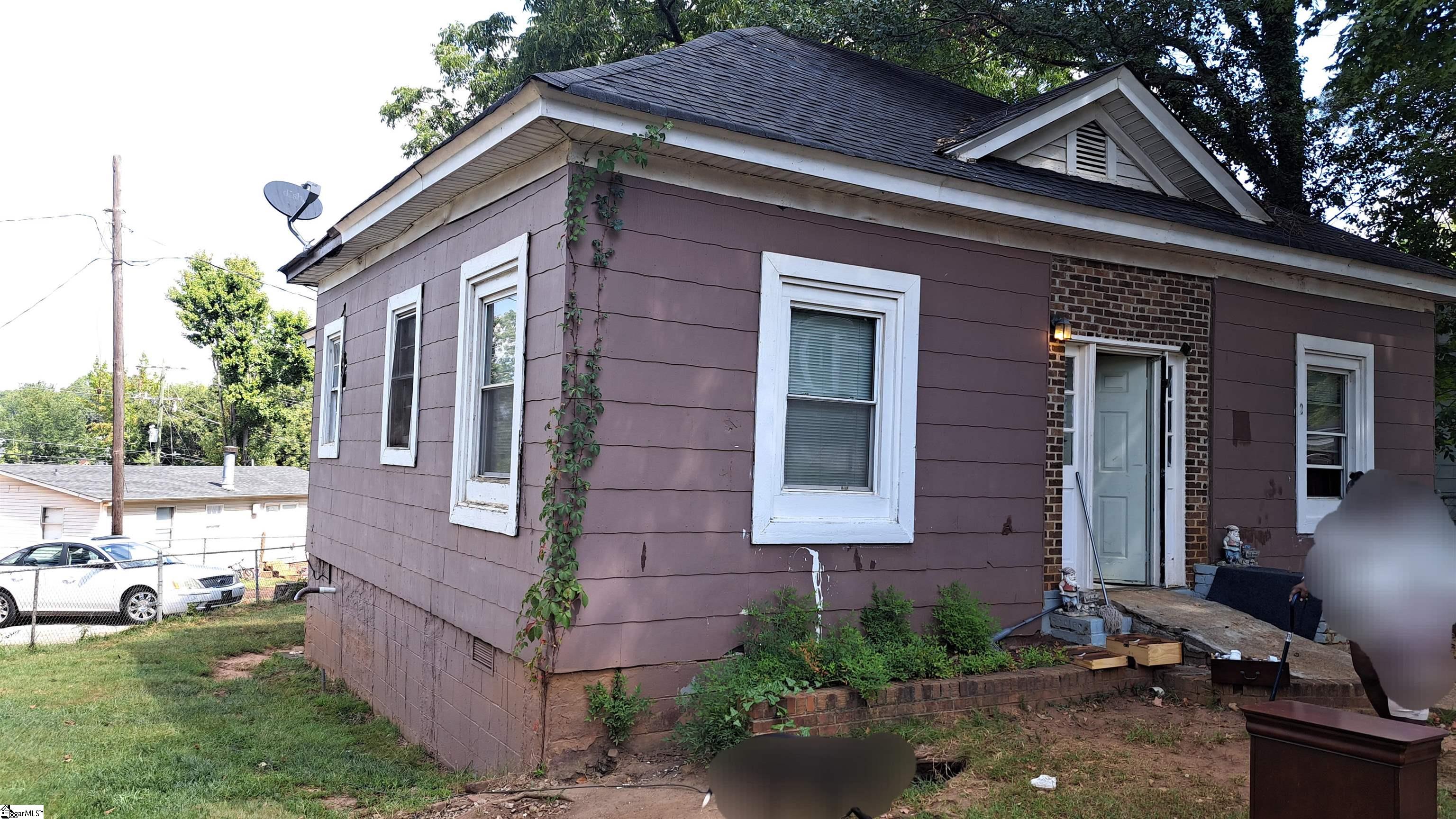2 C Street Property Photo 3