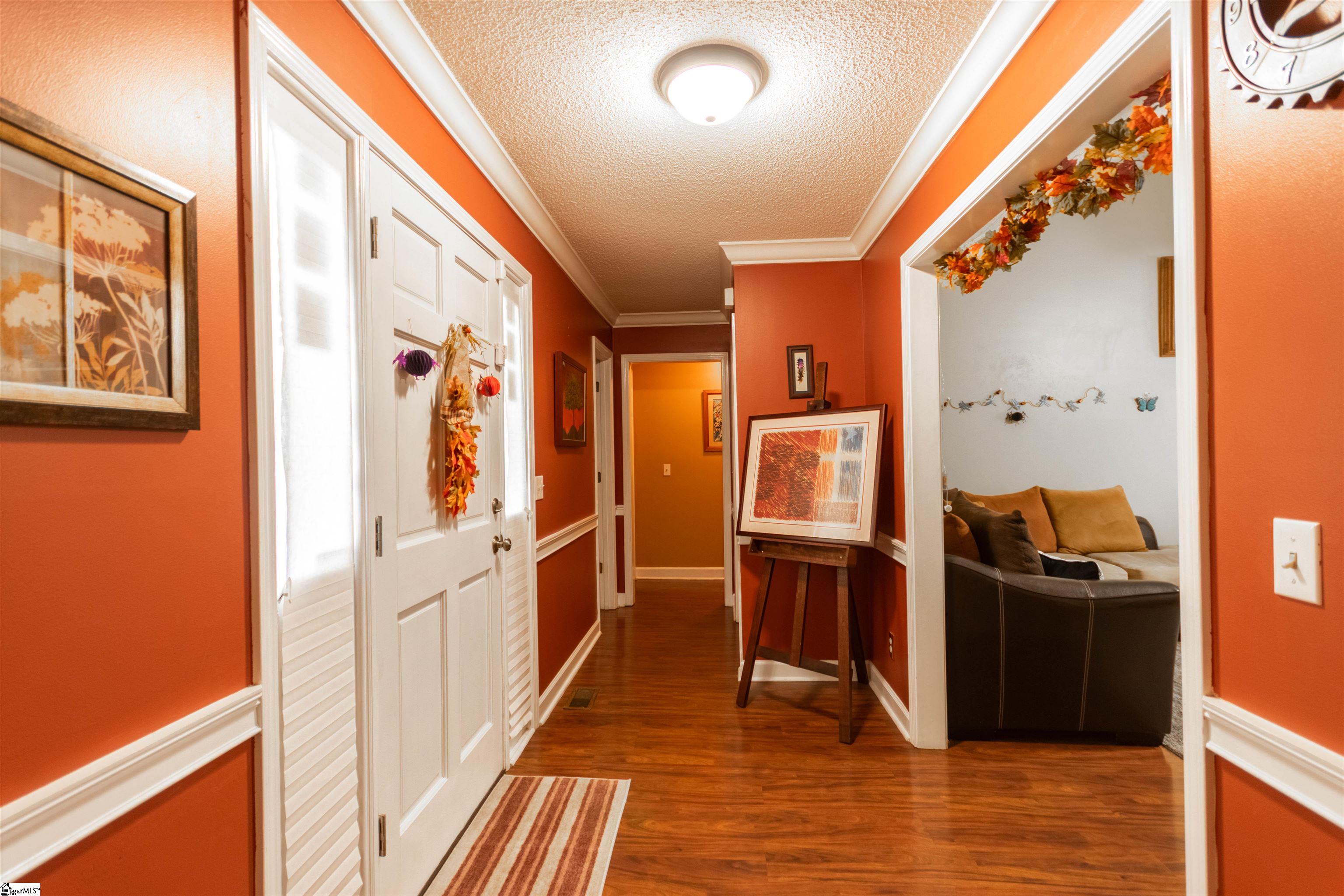 107 Boulder Creek Way Property Photo 3