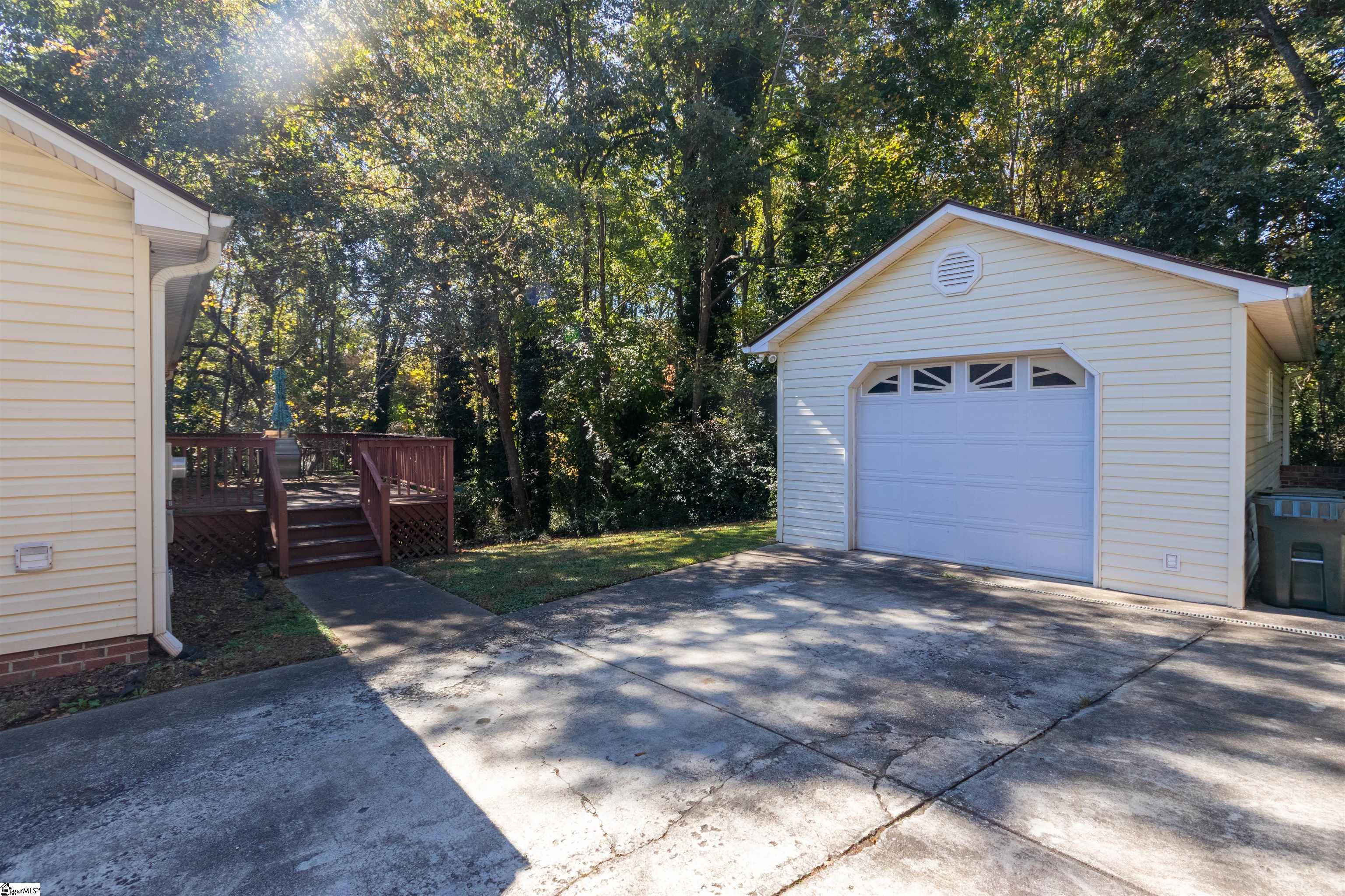 107 Boulder Creek Way Property Photo 22